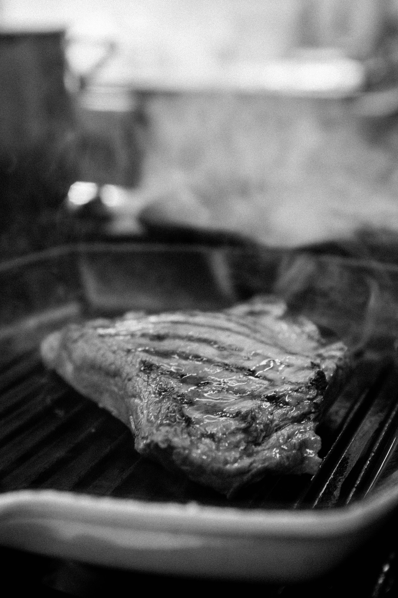 Canon EOS 700D (EOS Rebel T5i / EOS Kiss X7i) + Sigma 24-70mm F2.8 EX DG Macro sample photo. Steak/grill photography