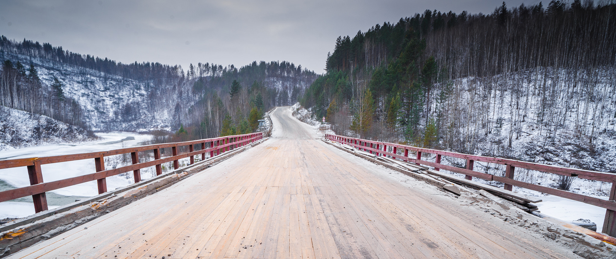 Nikon D610 + AF Nikkor 20mm f/2.8 sample photo. Bridge photography