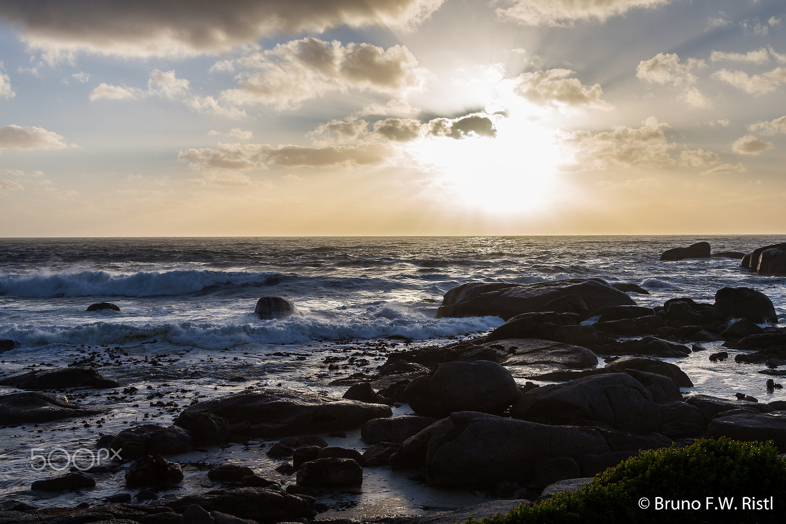 Canon EF 28-300mm F3.5-5.6L IS USM sample photo. Capetown sunset at the sea photography
