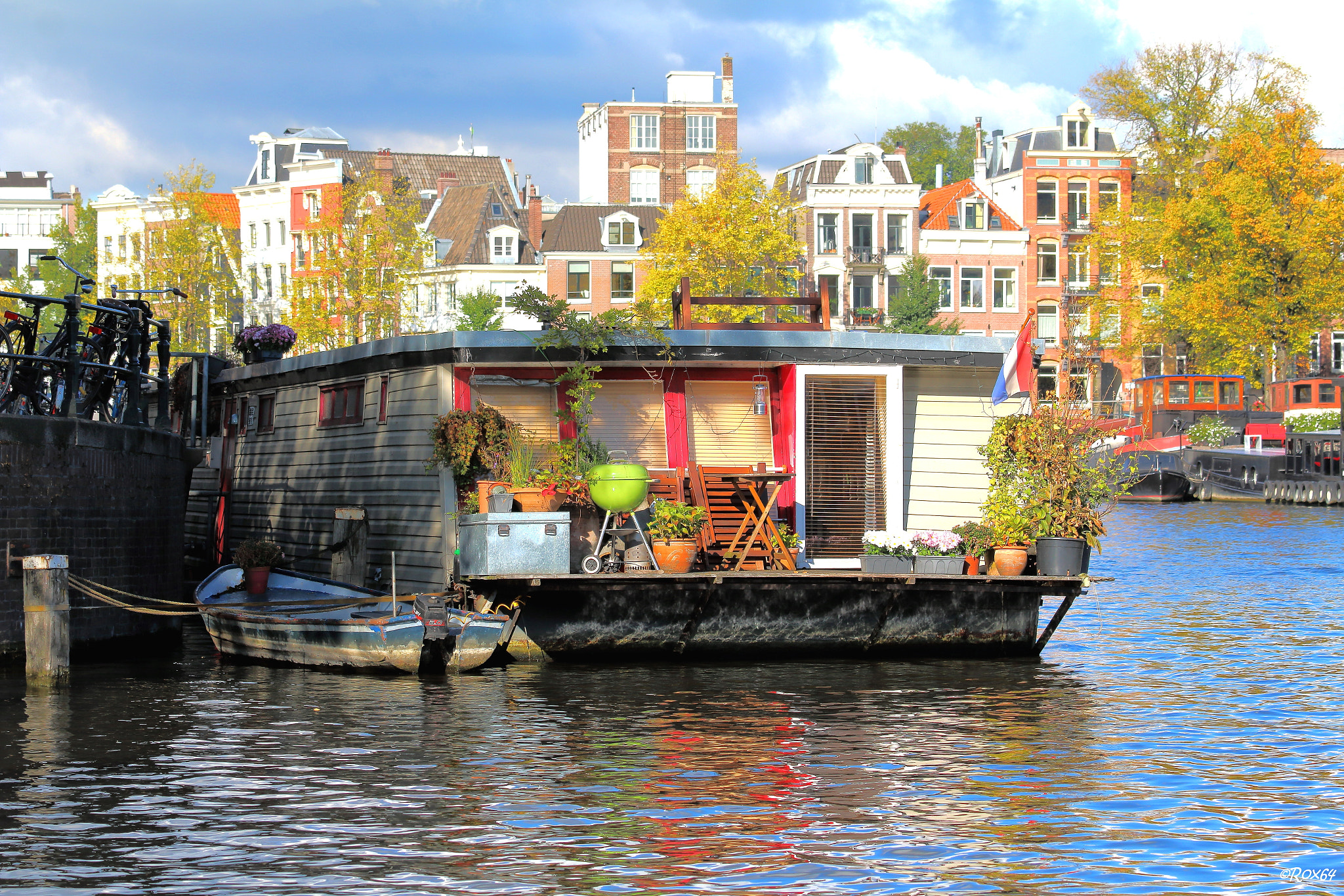 Canon EOS 70D + Canon EF 70-200mm F4L IS USM sample photo. Amsterdam hausboot photography