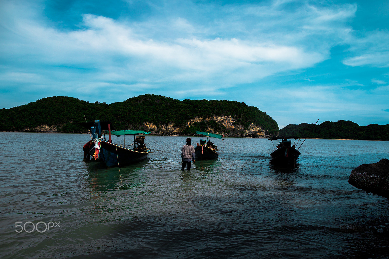 Canon EF 24mm F1.4L II USM sample photo. Three boats photography