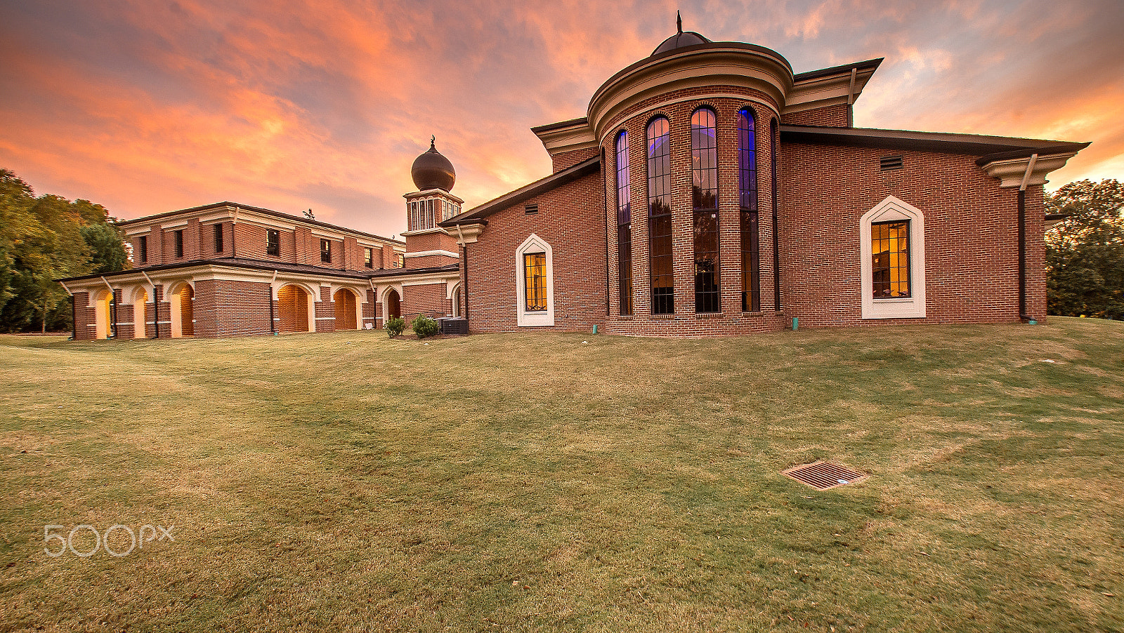 Sony a7R II + Canon EF 11-24mm F4L USM sample photo. Mosque in atlanta-usa front photography