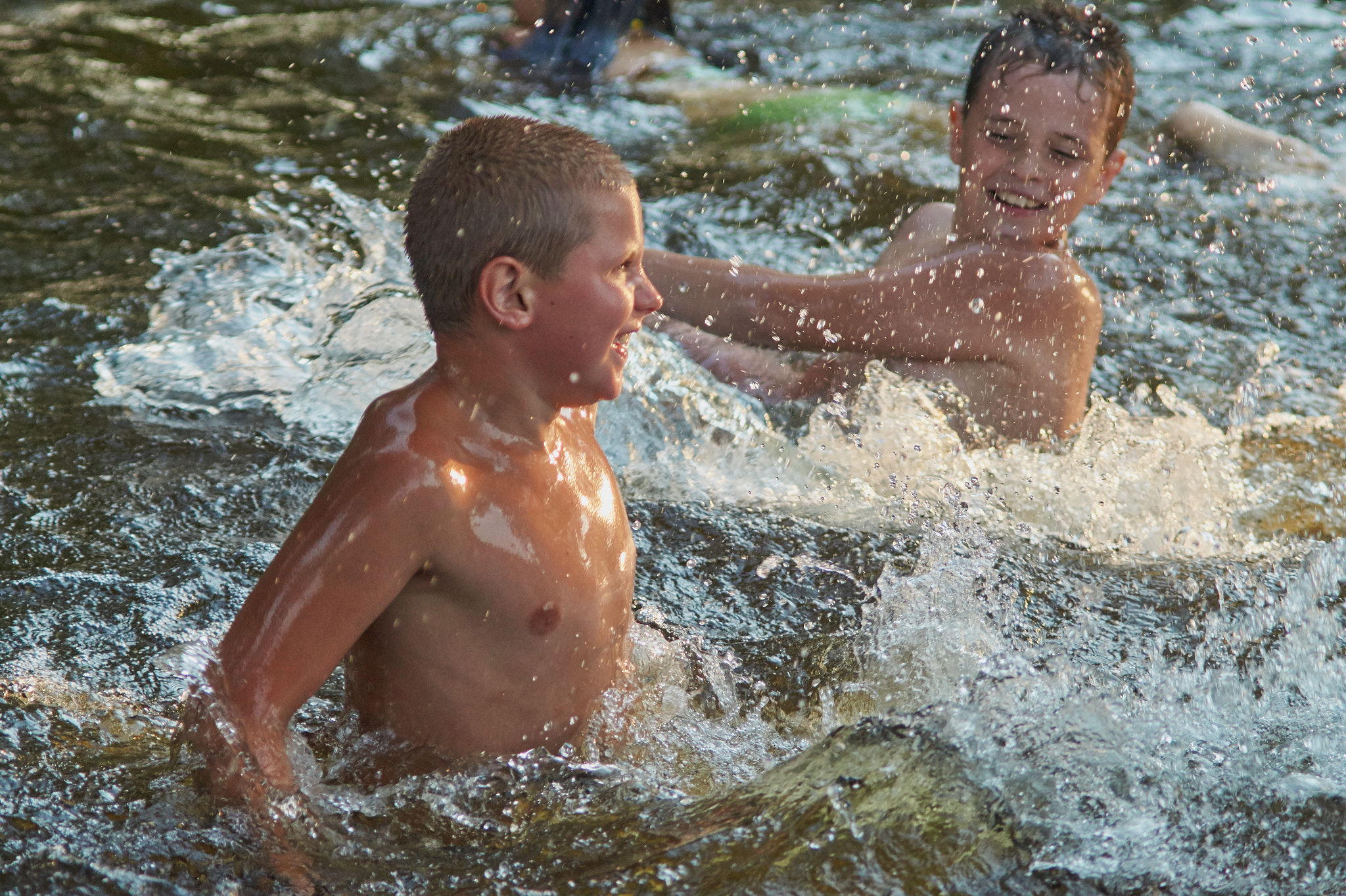 Minolta AF 70-210mm F4 Macro sample photo. Games on the water ii photography