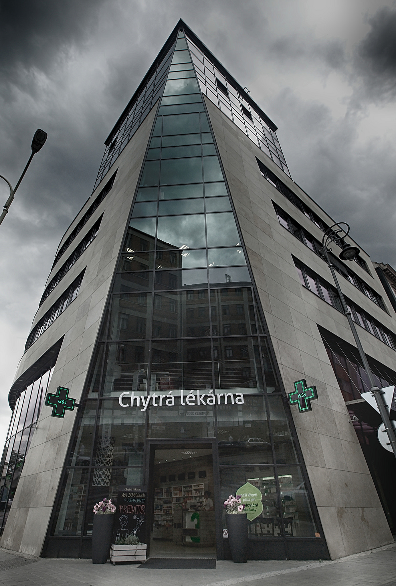 Olympus E-30 sample photo. Clever pharmacy photography