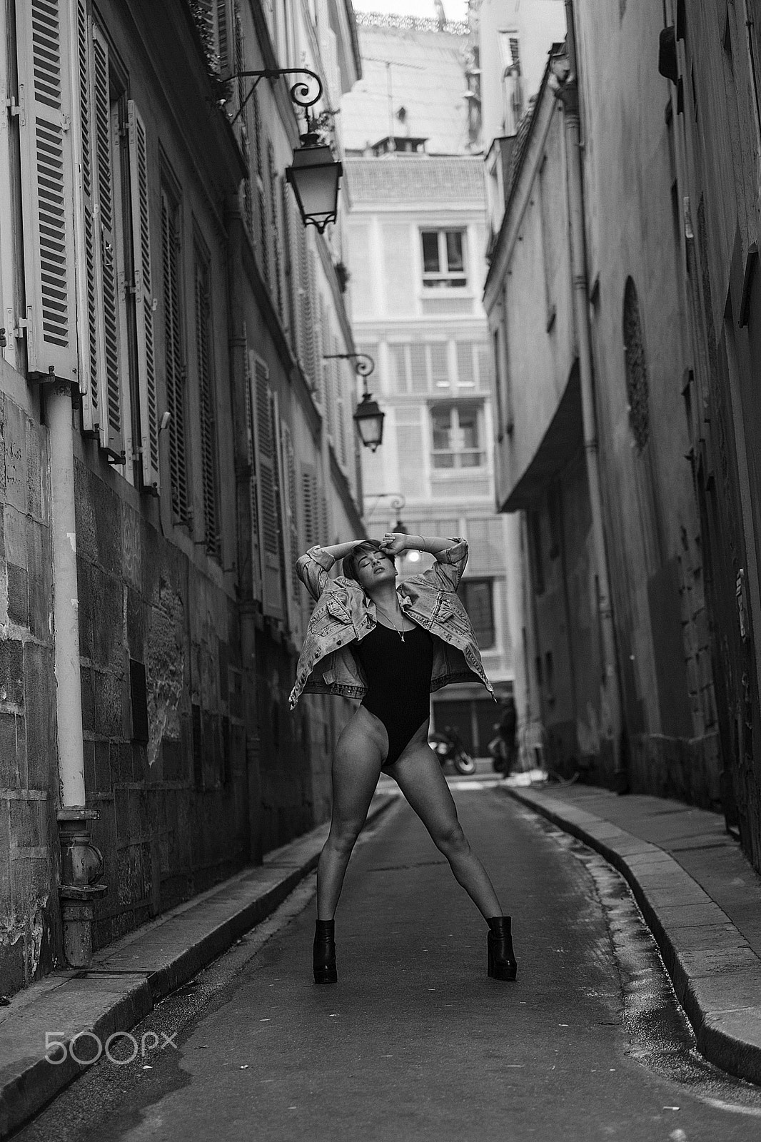 Sigma 70-200mm F2.8 EX DG OS HSM sample photo. Paris street photography