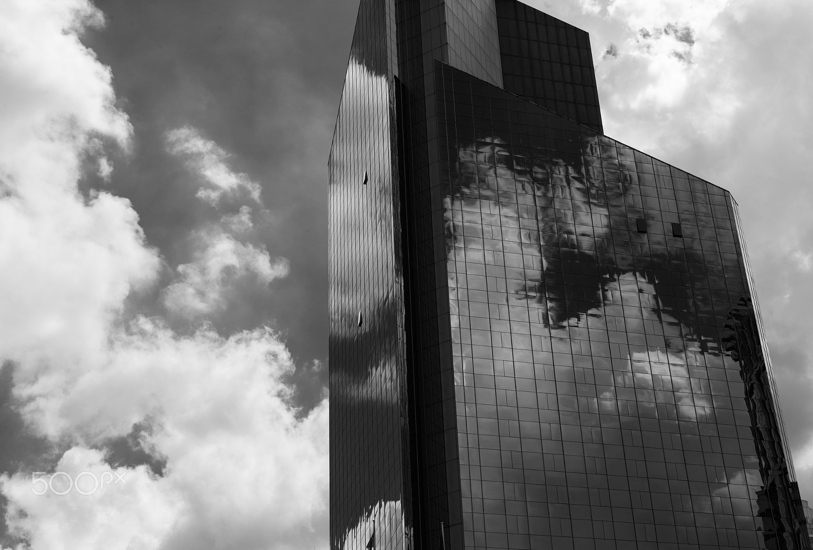 Leica M9 + Leica Summilux-M 50mm F1.4 ASPH sample photo. Sky photography