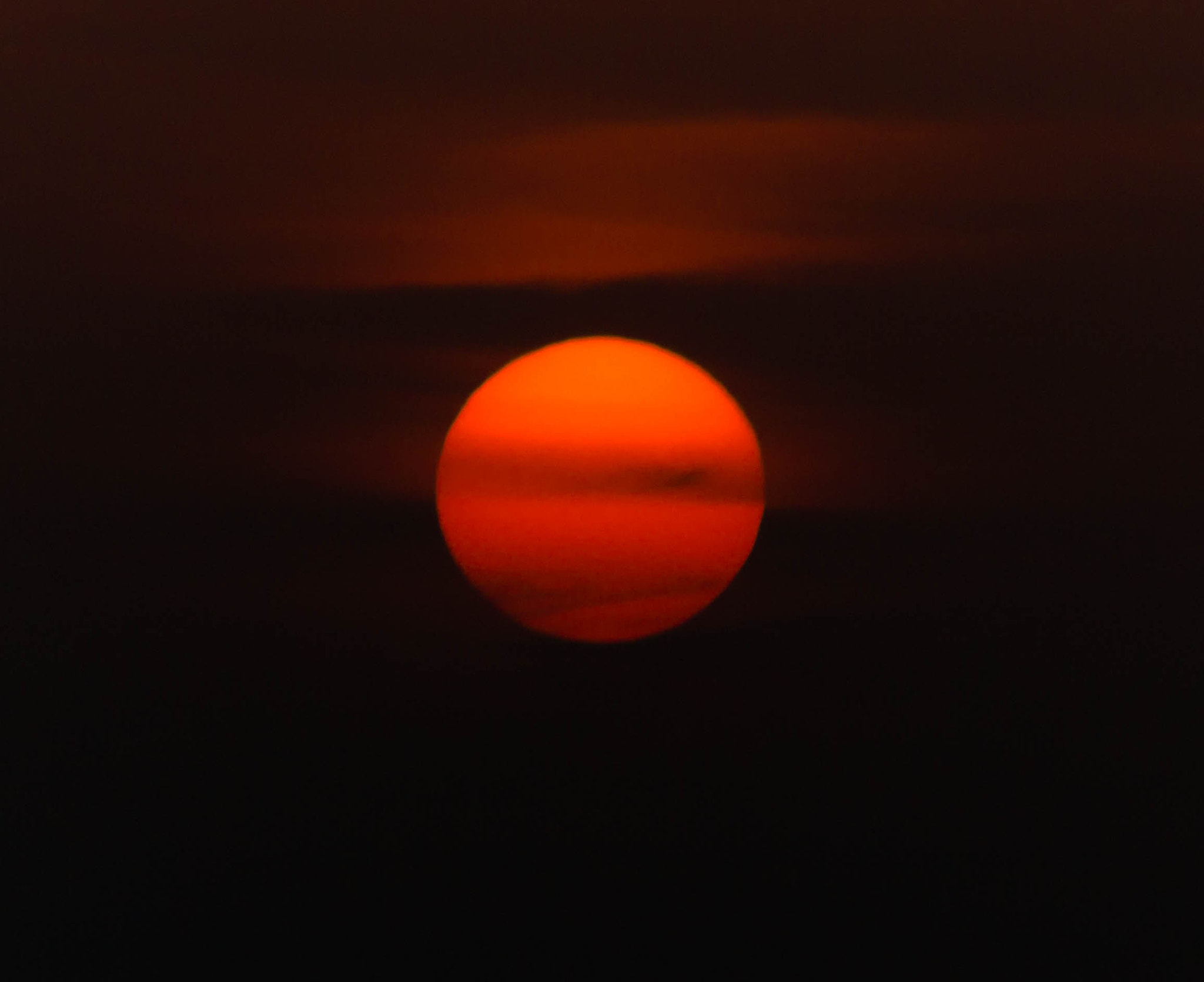 Canon EF 75-300mm f/4-5.6 USM sample photo. The giant red ball photography