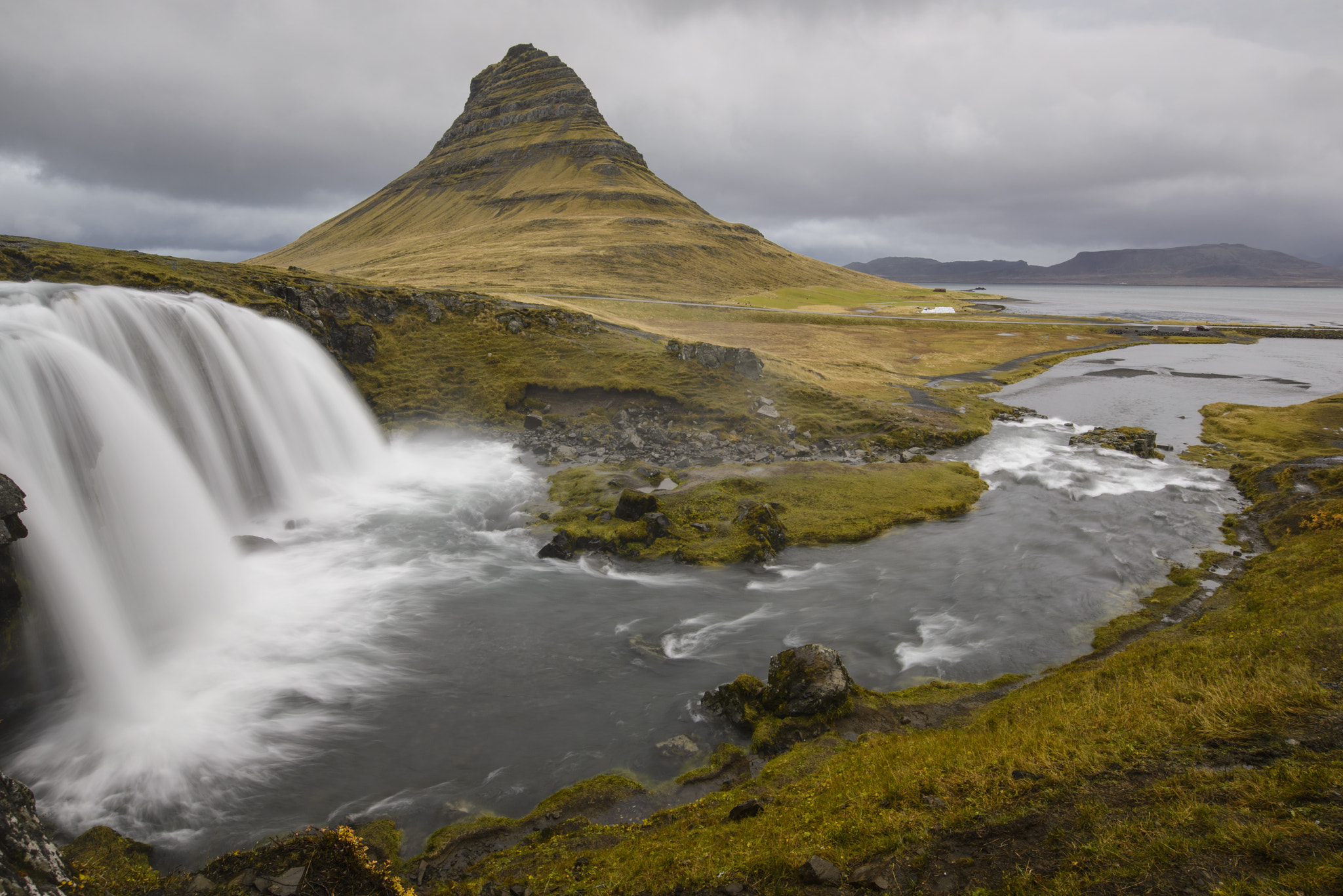 Nikon AF-S Nikkor 18-35mm F3.5-4.5G ED sample photo. Kirkjufellsfoss, iceland photography