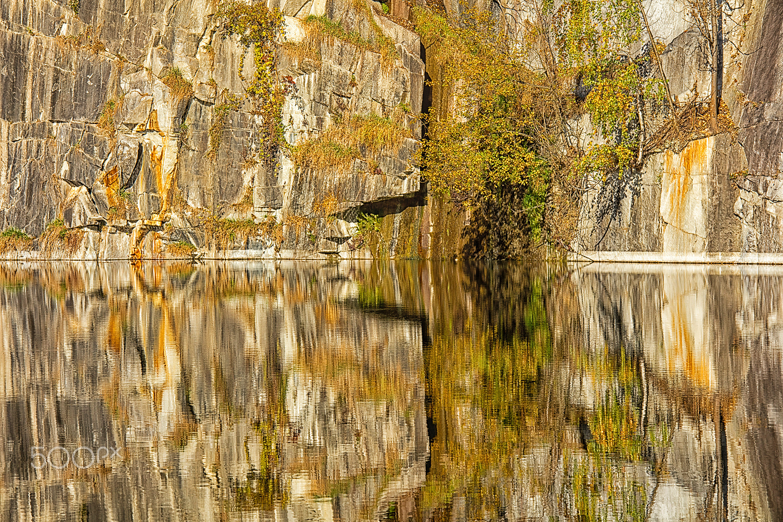 Canon EOS 5DS + Canon EF 70-200mm F4L IS USM sample photo. Stone quarry photography