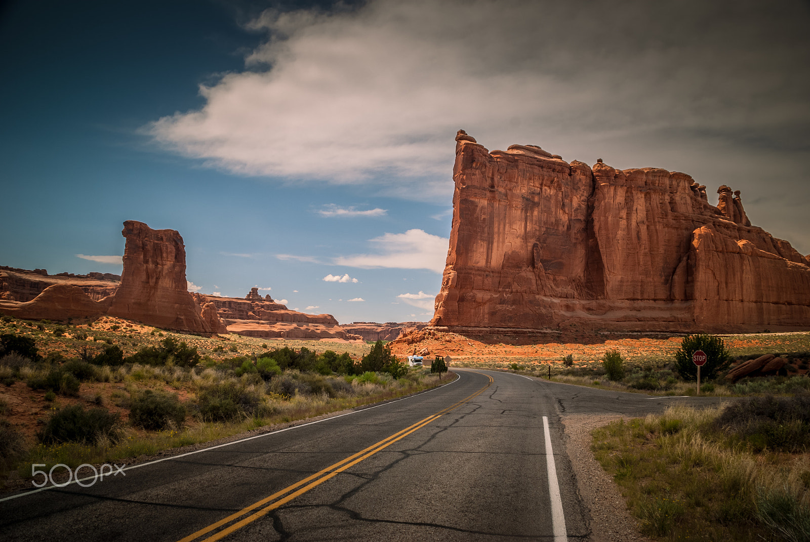 Nikon D80 sample photo. The long road photography