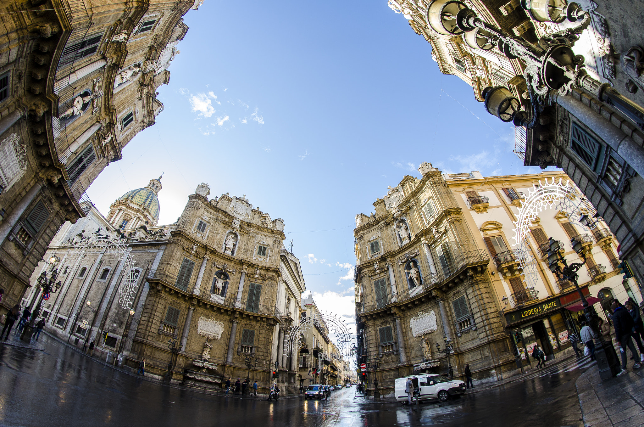 Nikon D7000 + Samyang 8mm F3.5 Aspherical IF MC Fisheye sample photo. "fish" place photography