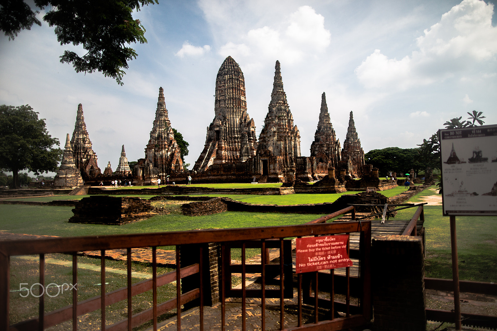 Canon EF 24mm F1.4L II USM sample photo. Ancient temple photography