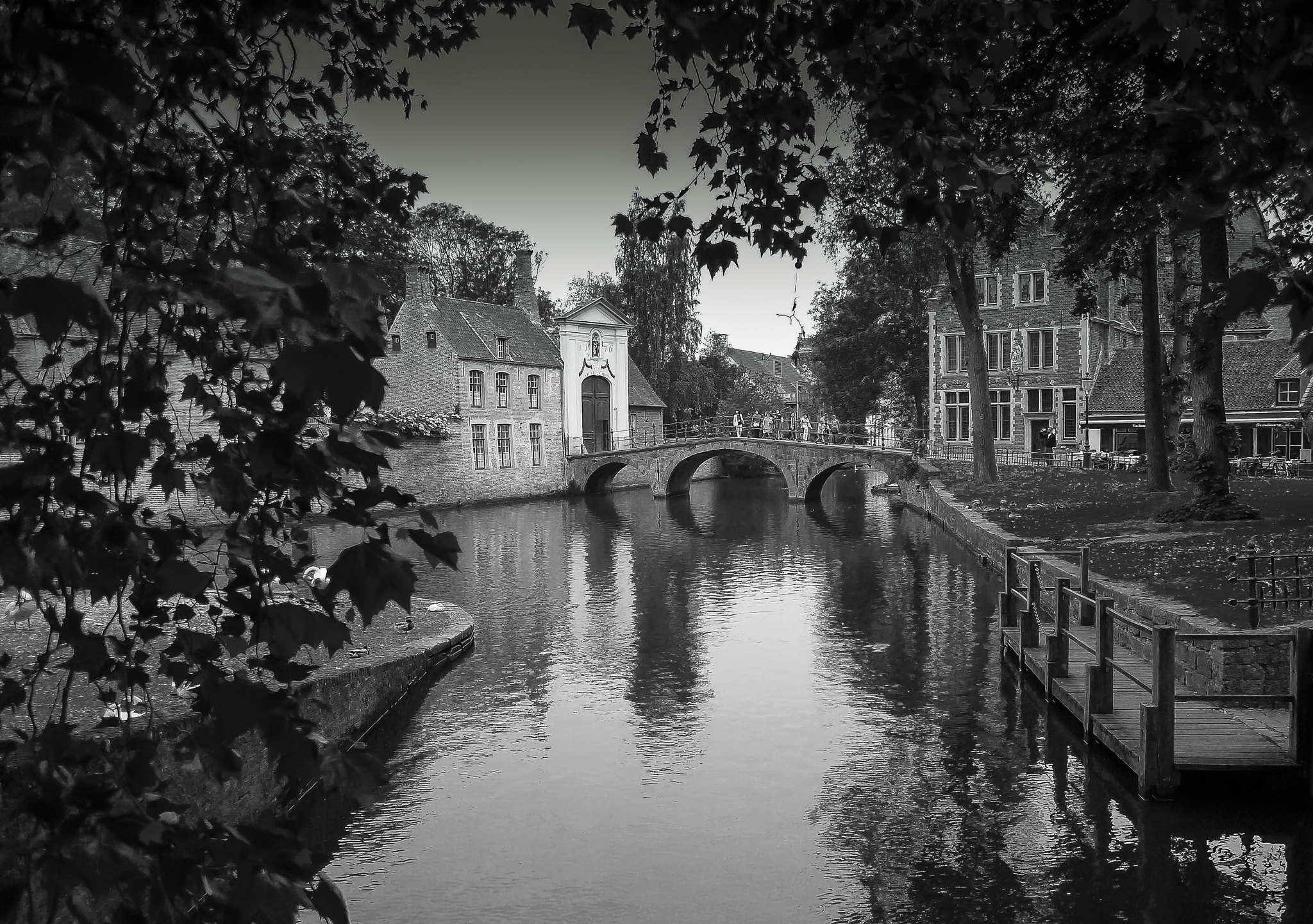 Panasonic Lumix DMC-GF5 + Panasonic Lumix G 14mm F2.5 ASPH sample photo. Canals in bruges photography