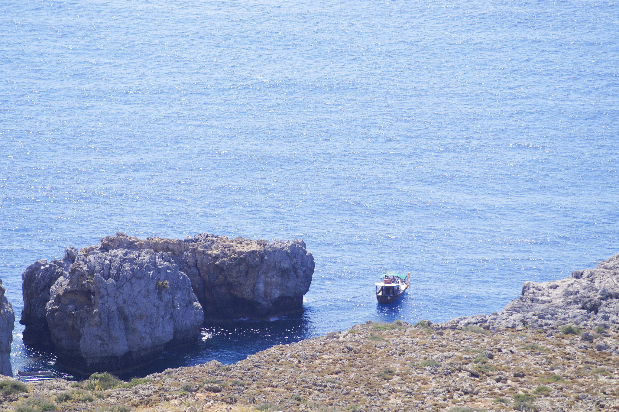 Sony SLT-A58 + Sony DT 55-200mm F4-5.6 SAM sample photo. Pefkos blue, pefki, Греция photography