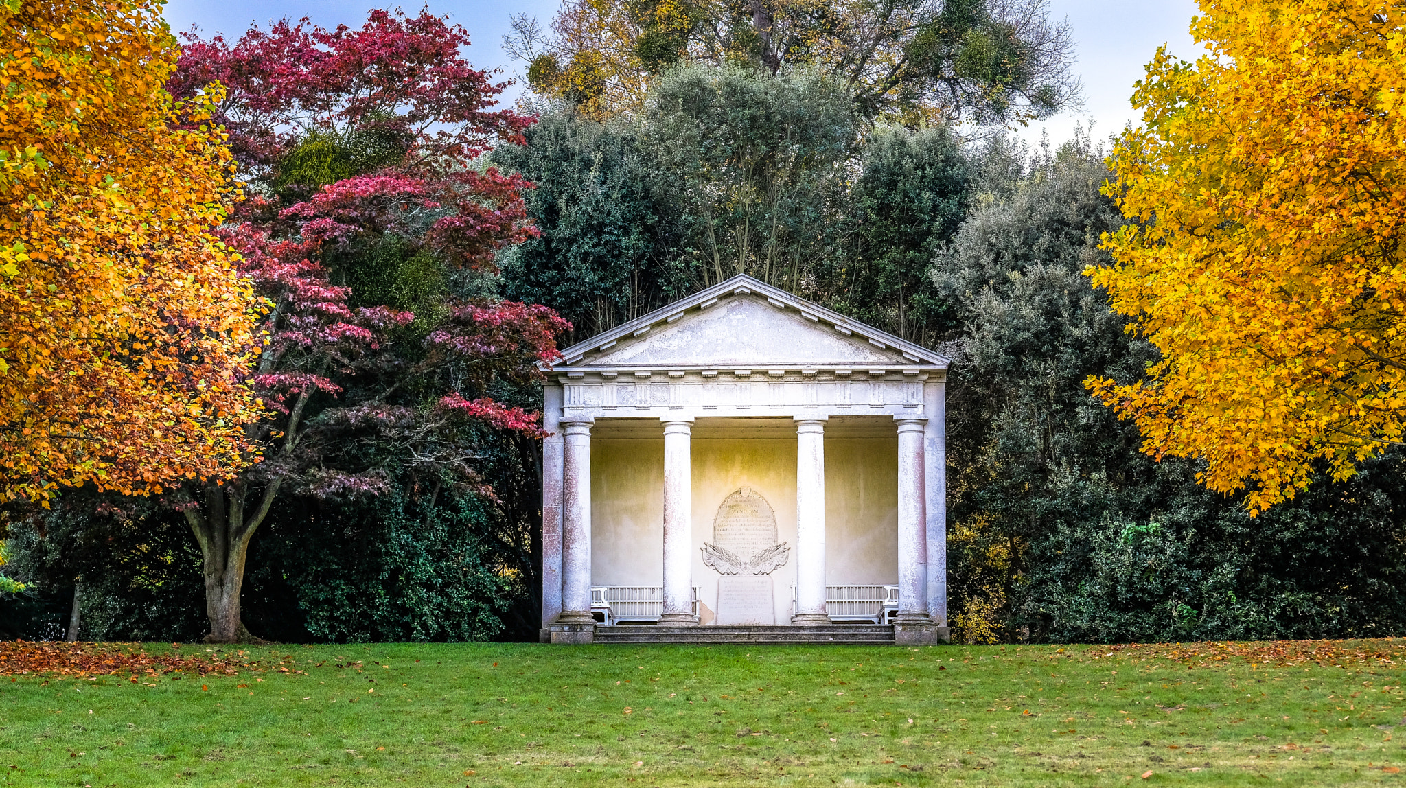 Fujifilm X-Pro2 + Fujifilm XF 50-140mm F2.8 R LM OIS WR sample photo. Doric temple in autumn photography