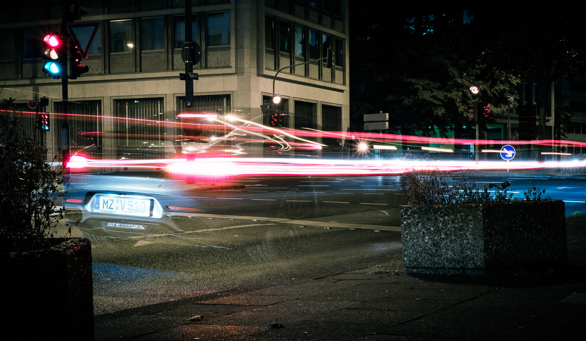 Panasonic Lumix DMC-GX8 sample photo. Streets of cologne at night photography