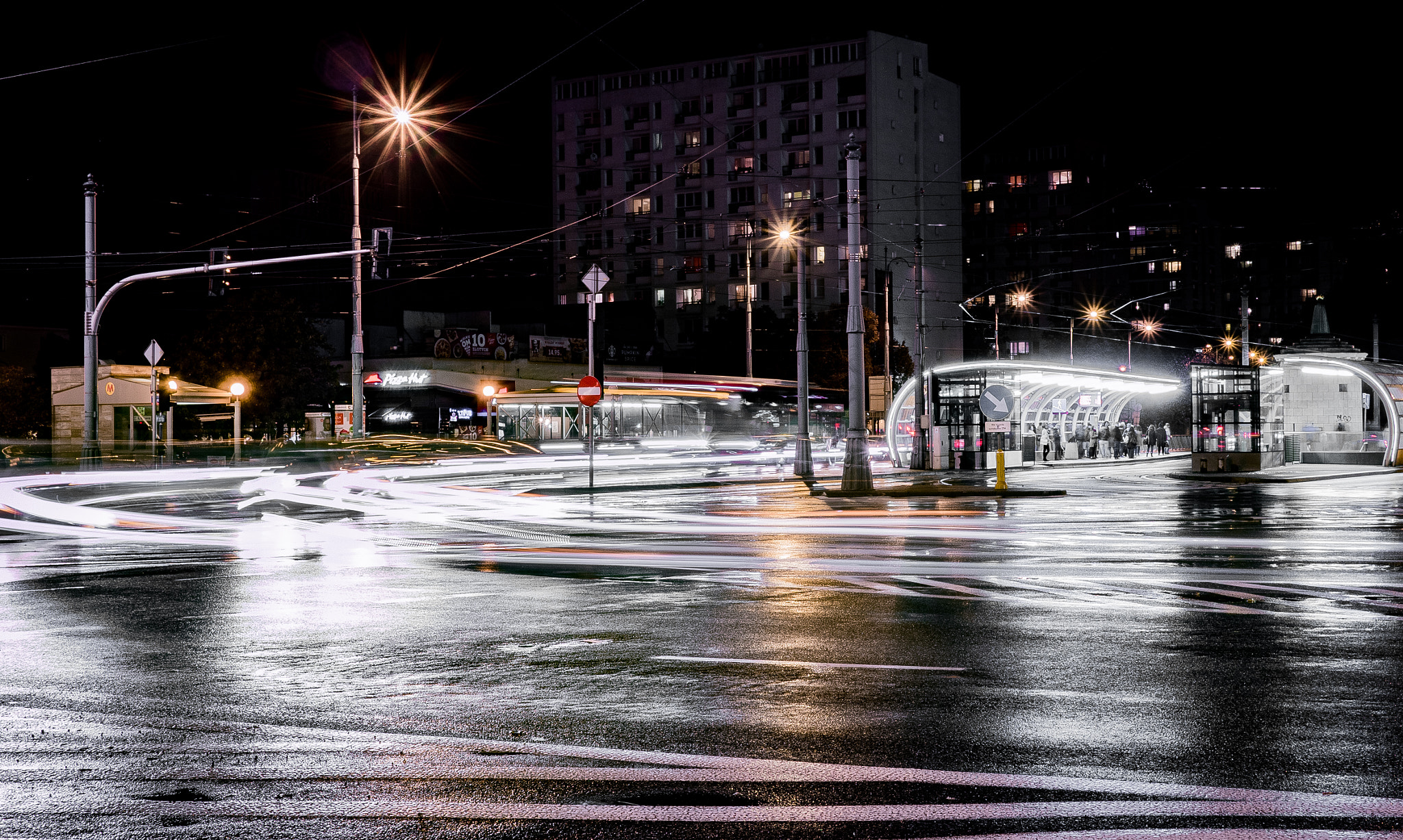 Panasonic Lumix DMC-GX8 + LUMIX G 20/F1.7 II sample photo. The streets of warsaw at night. photography