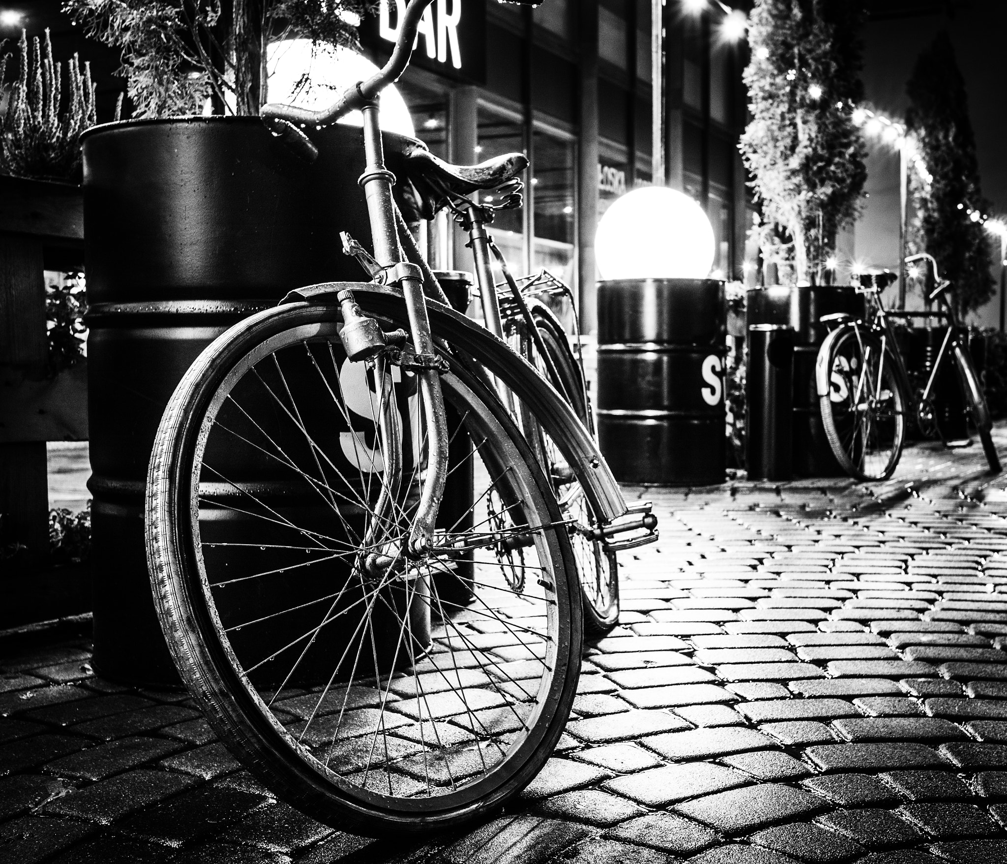 Panasonic Lumix DMC-GX8 + LUMIX G 20/F1.7 II sample photo. Bikes at night photography