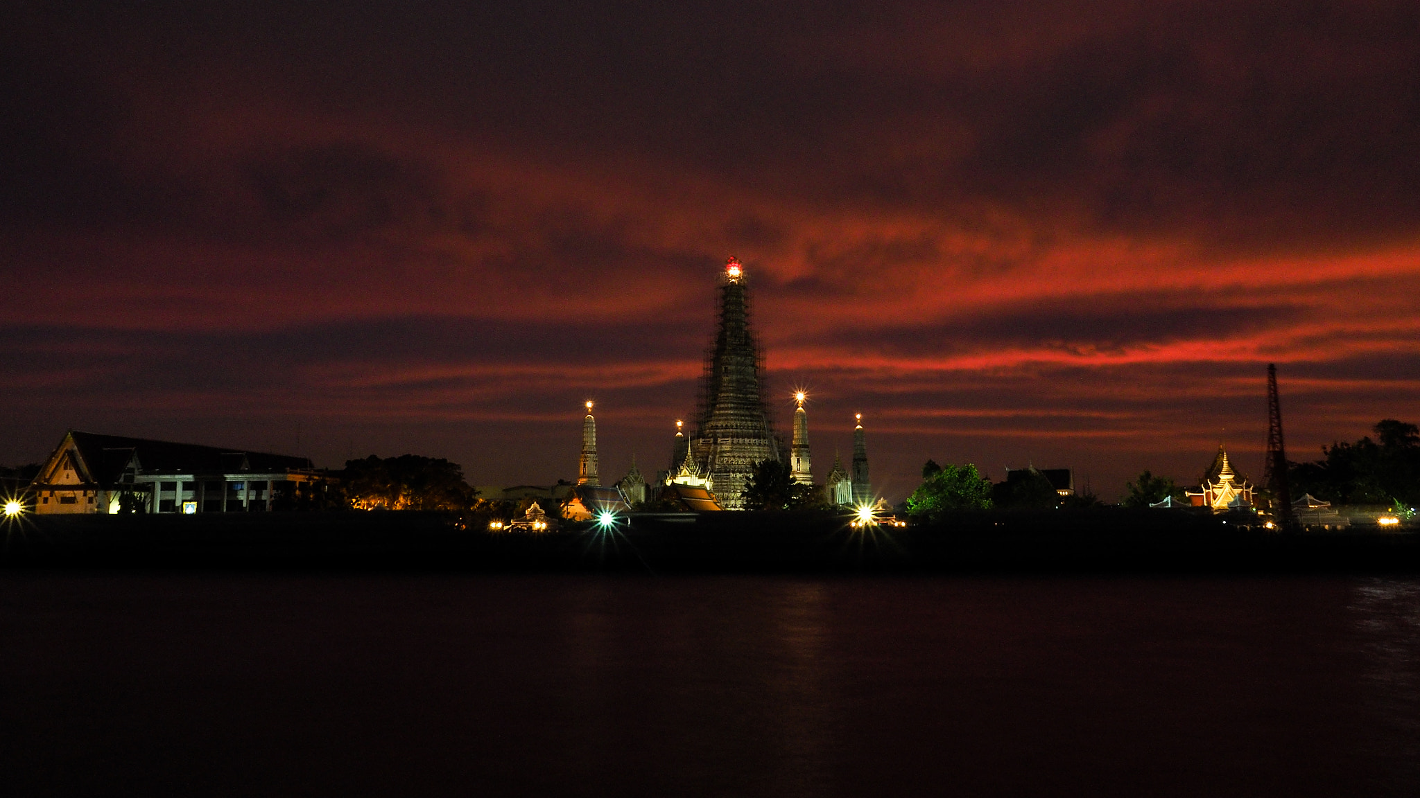 OLYMPUS M.14-150mm F4.0-5.6 II sample photo. Wat arun (bangkok, thailand) photography