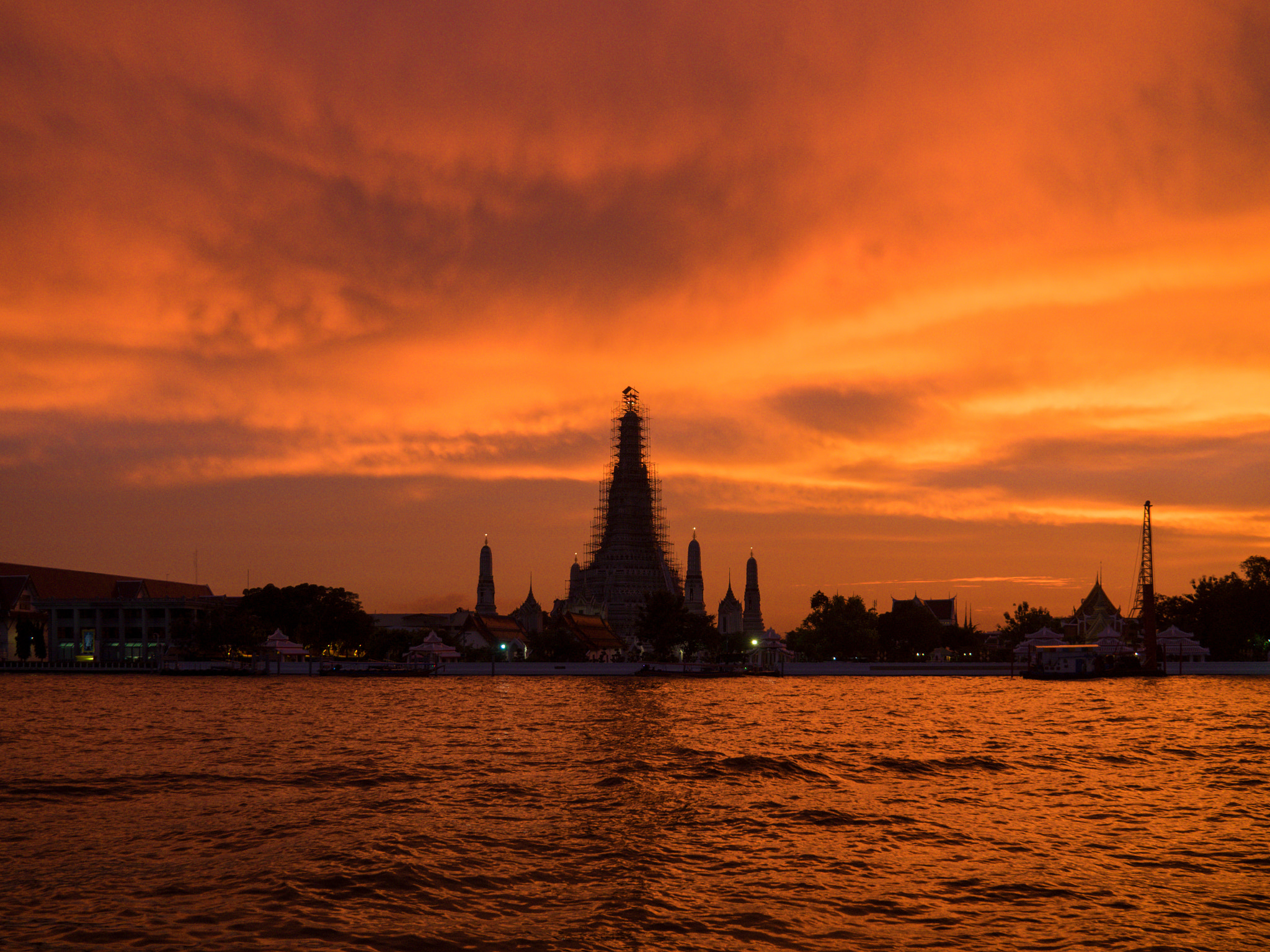 OLYMPUS M.14-150mm F4.0-5.6 II sample photo. Wat arun (bangkok, thailand) photography