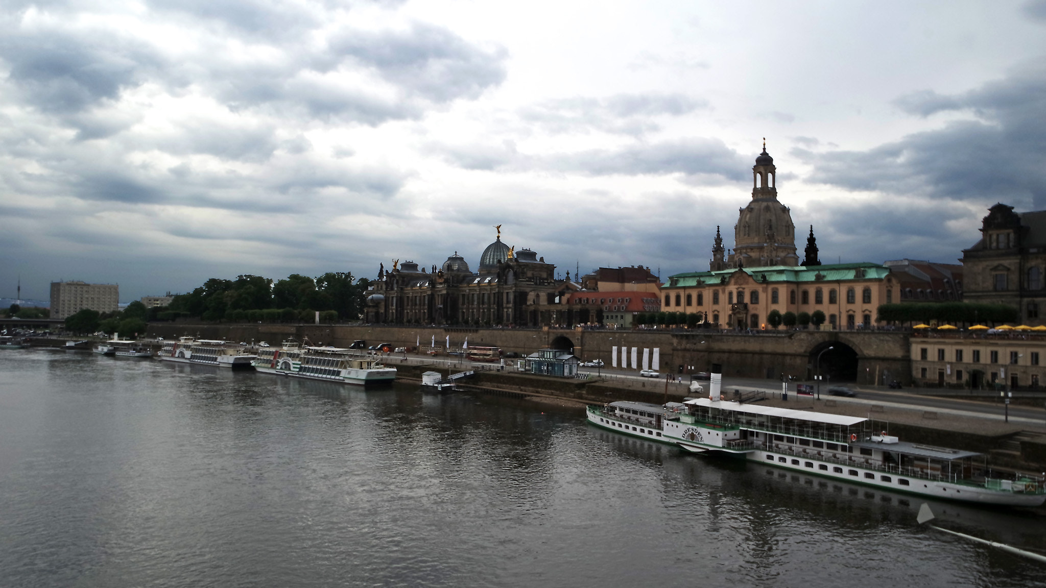 Samsung NX 16-50mm F3.5-5.6 Power Zoom ED OIS sample photo. Blick von der augustusbrücke photography