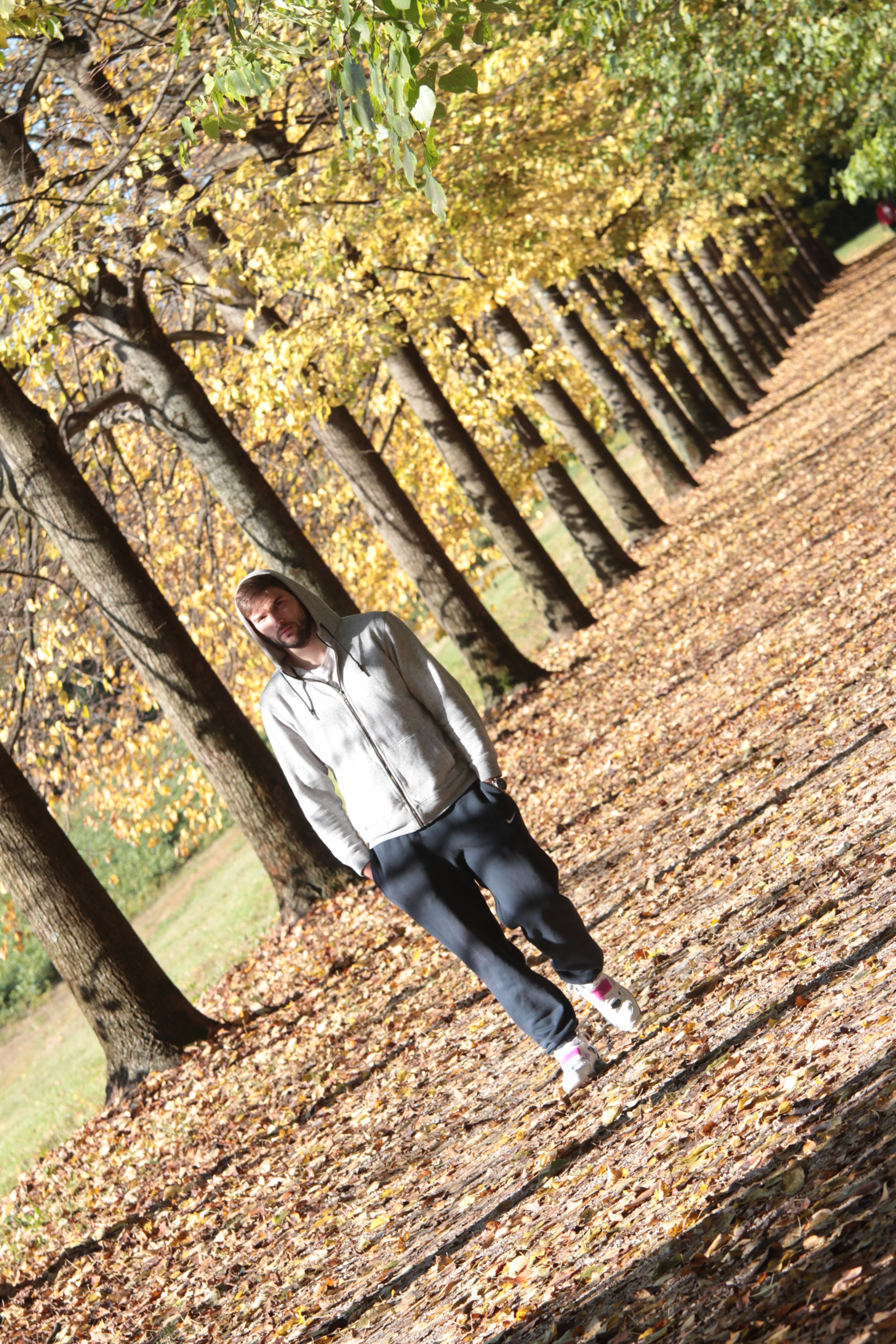 Sigma 70-200mm F2.8 EX DG OS HSM sample photo. Model in the autumn photography