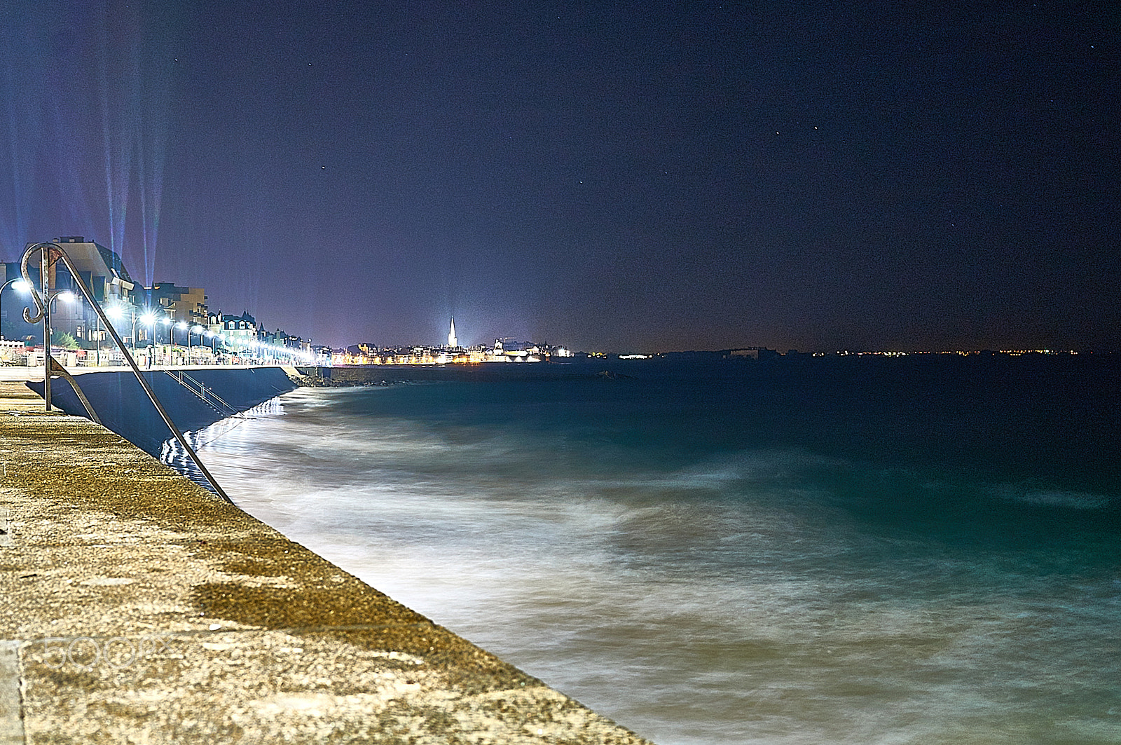 Sony Alpha NEX-3N + Sigma 30mm F2.8 EX DN sample photo. St-malo_night photography