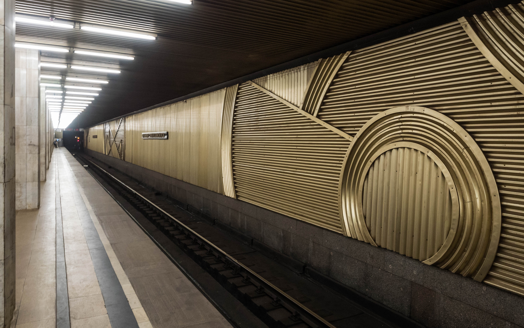 Panasonic Lumix DMC-GH4 + Olympus M.Zuiko Digital ED 12-40mm F2.8 Pro sample photo. Bulvar rokossovskogo (moscow metro) photography