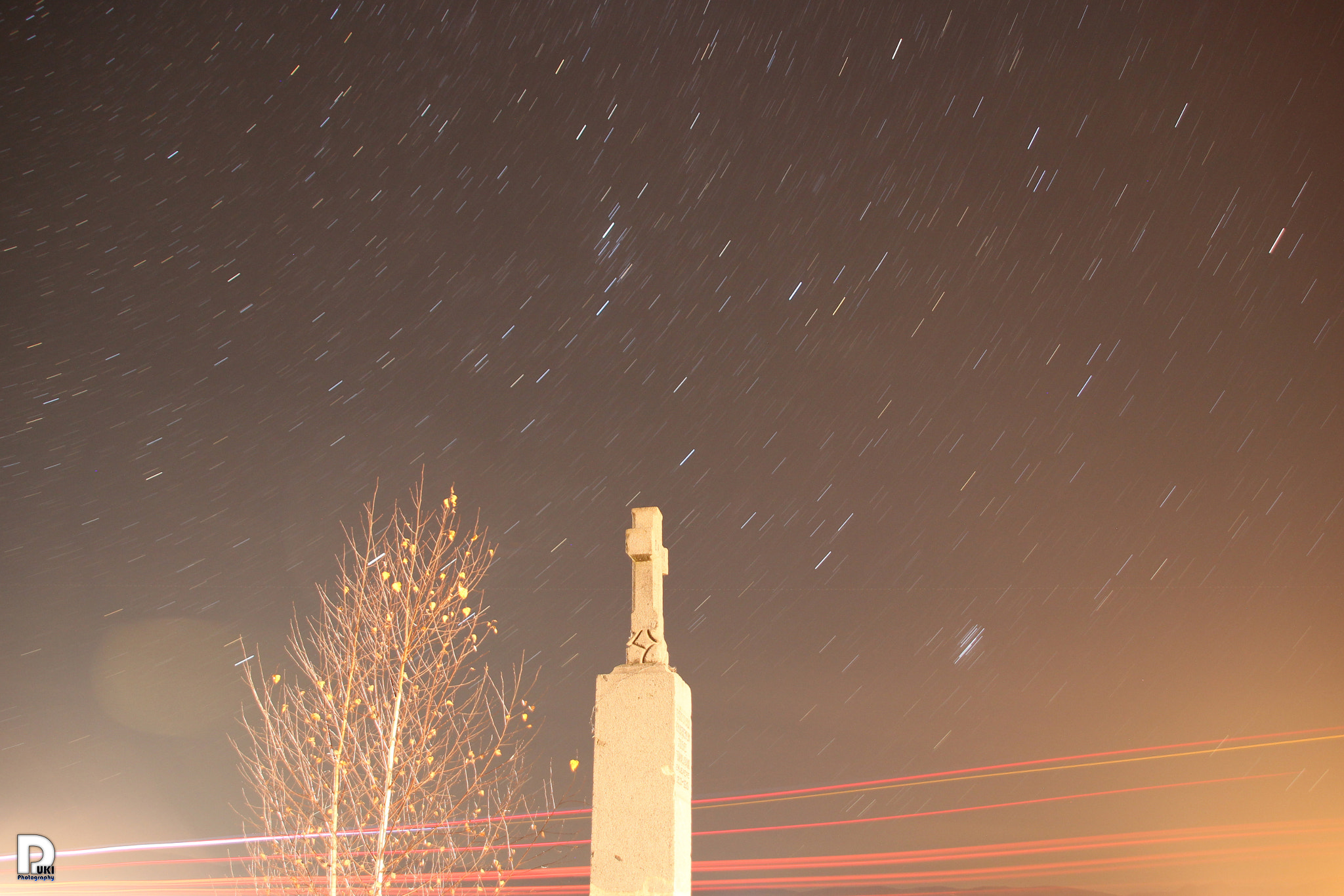 Canon EOS 100D (EOS Rebel SL1 / EOS Kiss X7) + Canon TS-E 90mm F2.8 Tilt-Shift sample photo. Cross photography