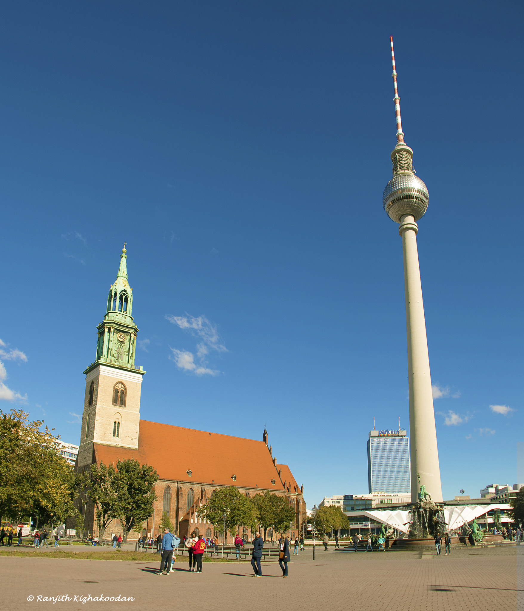 Canon EF-S 18-135mm F3.5-5.6 IS sample photo. Fernsehturm berlin photography