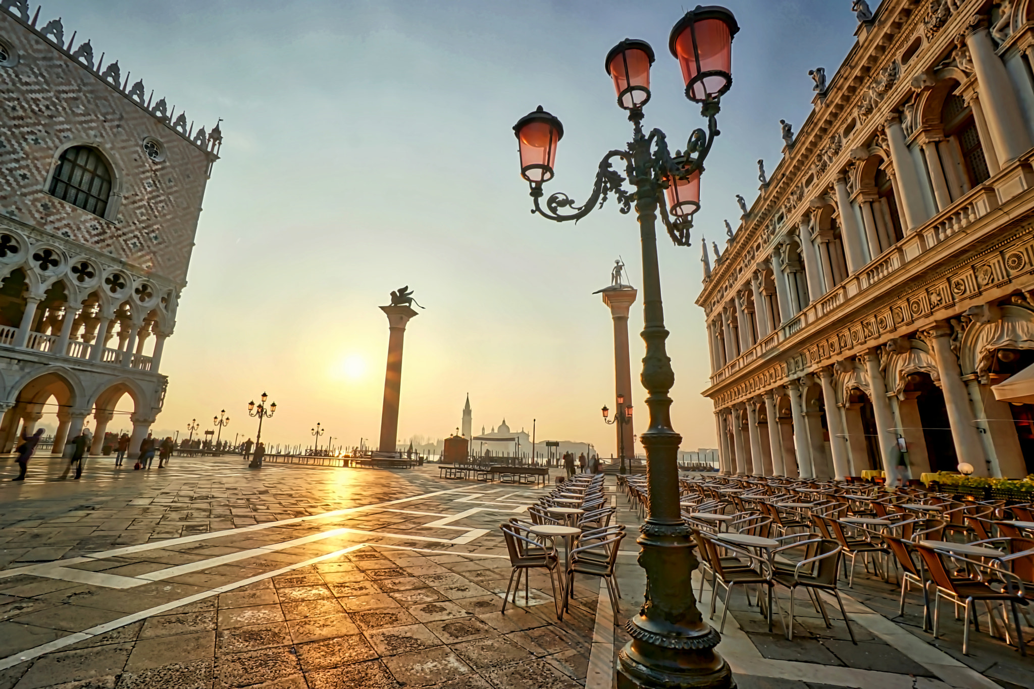 Sony a6000 + Sony E 10-18mm F4 OSS sample photo. San marco piazza photography