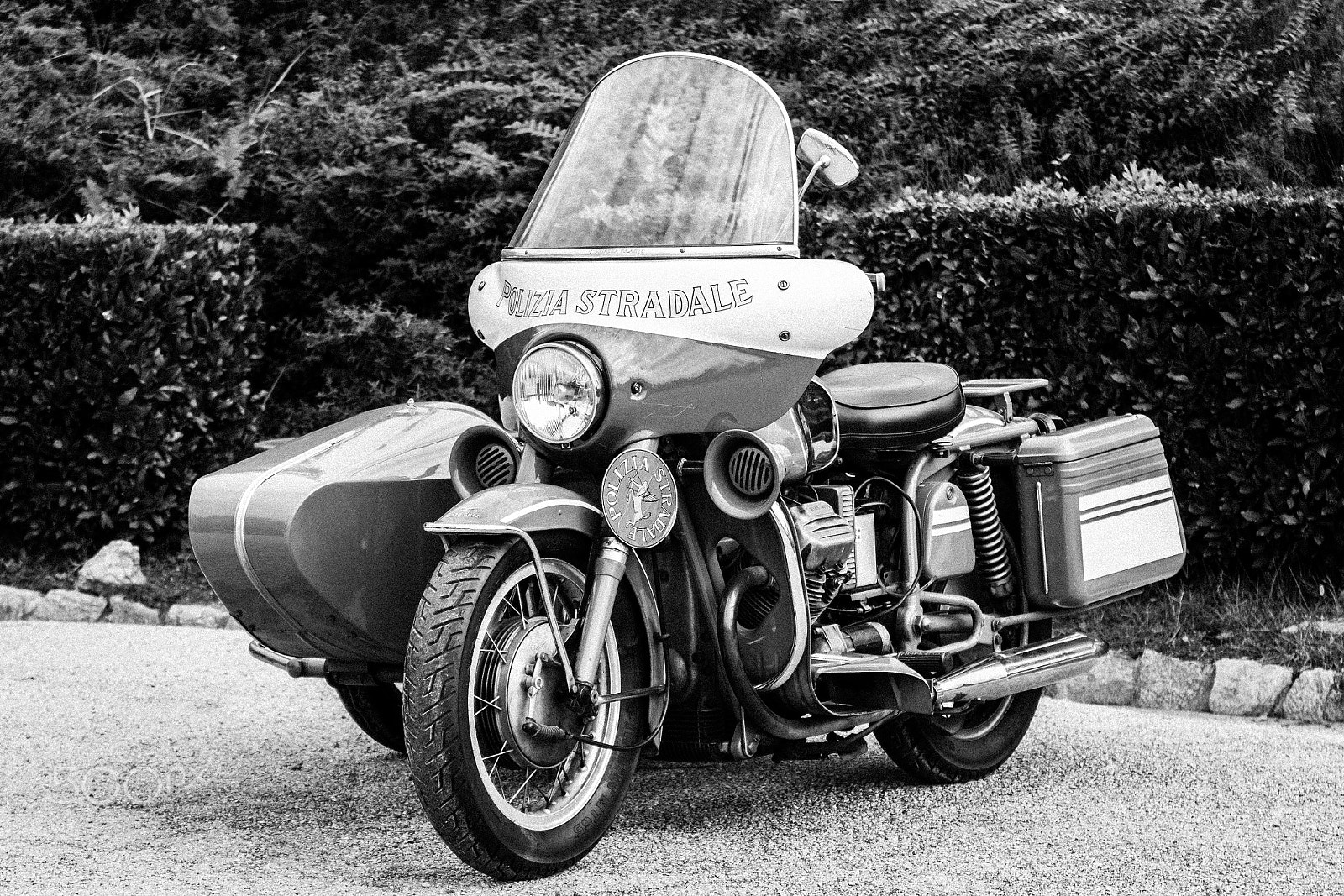 Sigma 17-70mm F2.8-4 DC Macro OS HSM sample photo. 1971 moto guzzi v7 sidecar - italian police photography