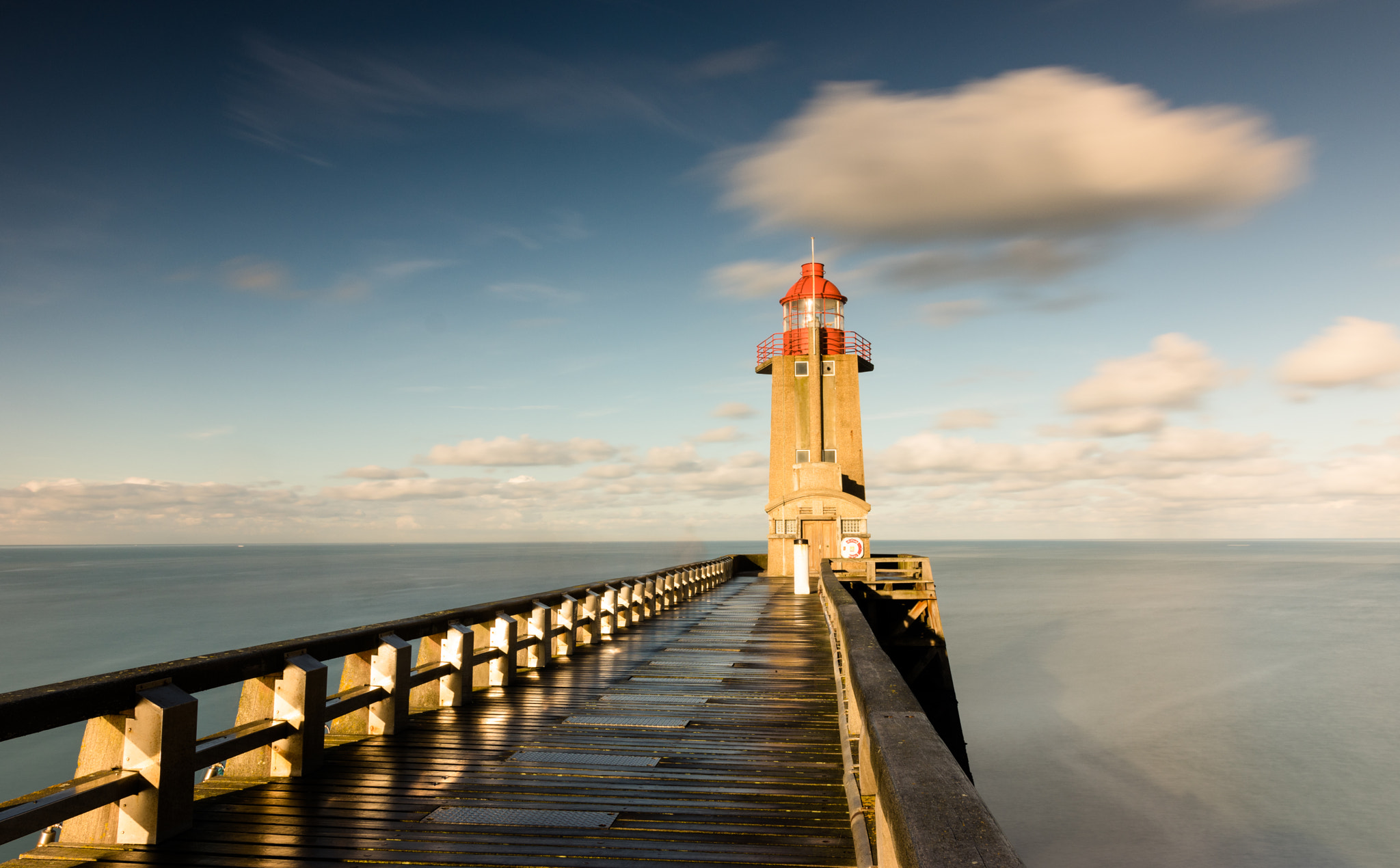 Pentax K-3 + Sigma 18-35mm F1.8 DC HSM Art sample photo. Fecamp lighthouse photography