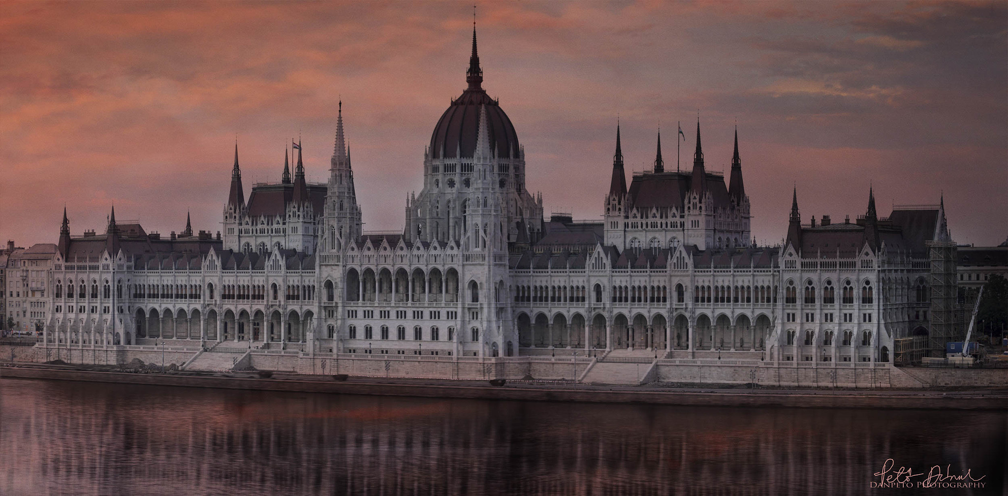 Canon EF 75-300mm F4.0-5.6 IS USM sample photo. The hungarian parliament at sunset photography