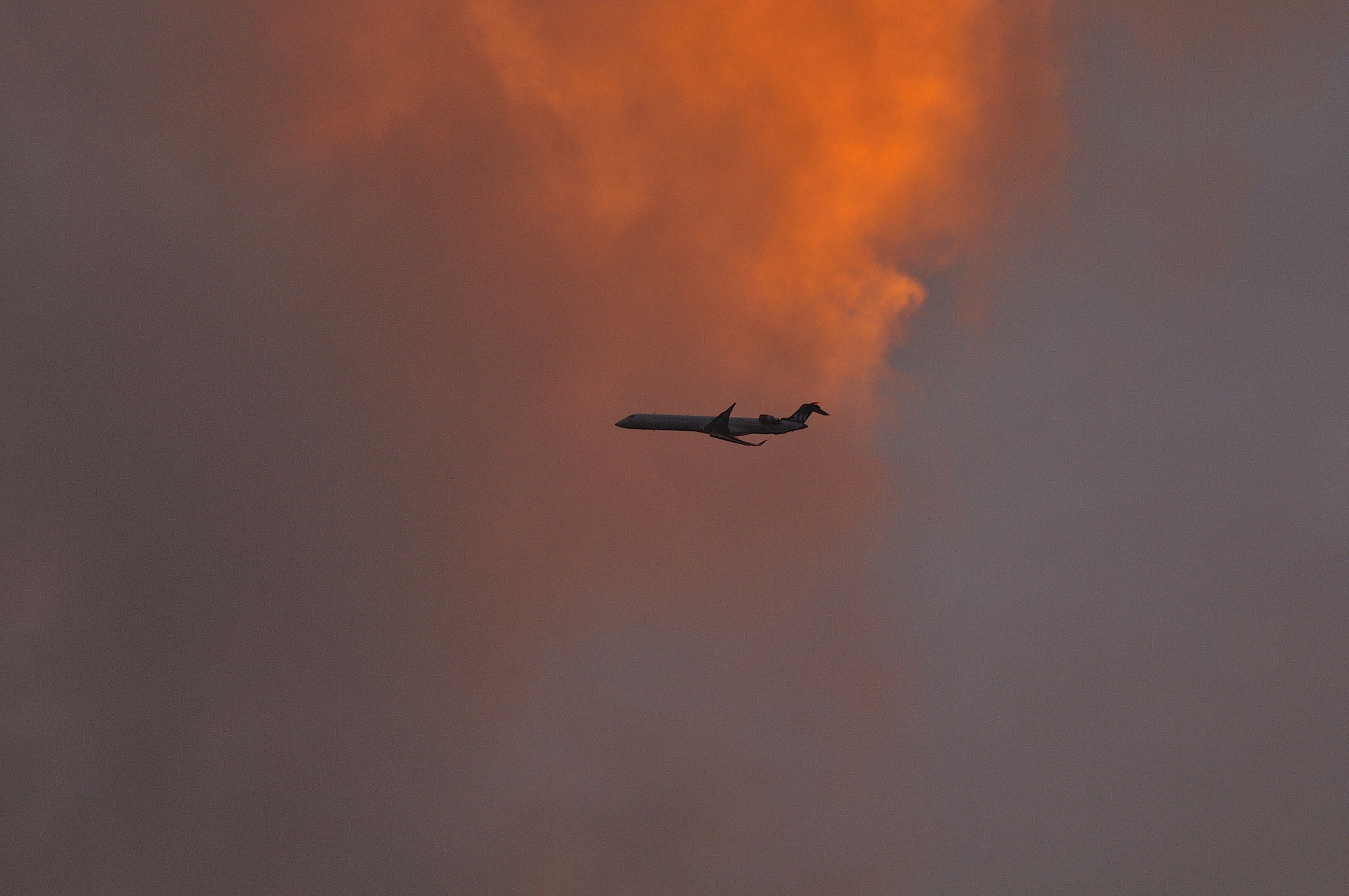 Nikon D300S + Nikon AF-S Nikkor 300mm F4D ED-IF sample photo. Crj in the august evening sky photography