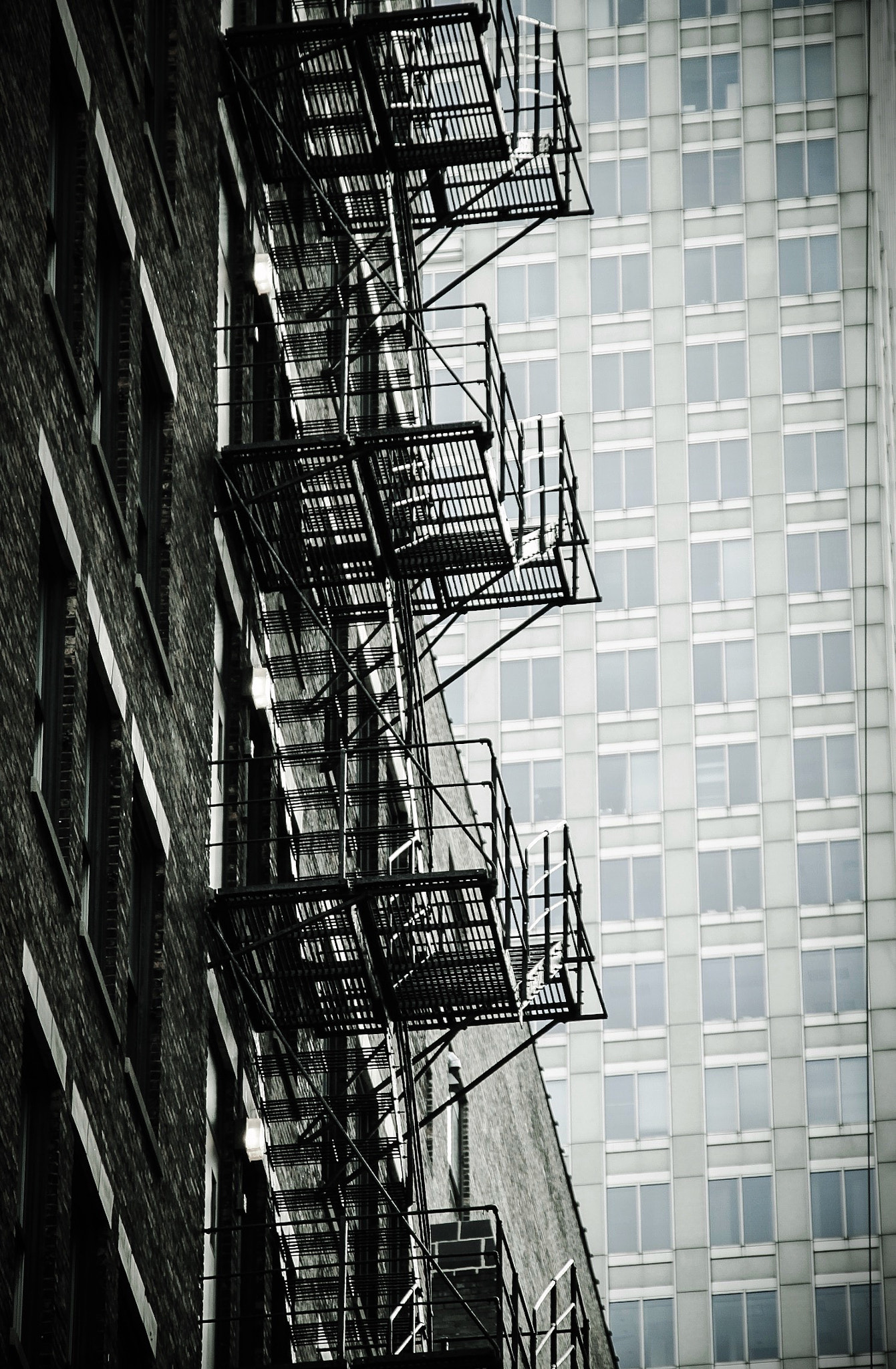 Canon 18-200mm sample photo. Fire escape #2 photography