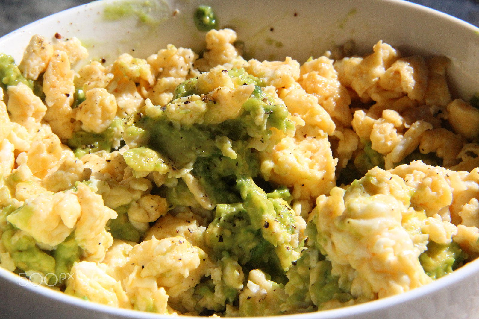 Canon EOS 600D (Rebel EOS T3i / EOS Kiss X5) sample photo. Smashed avocado & scrambled eggs photography