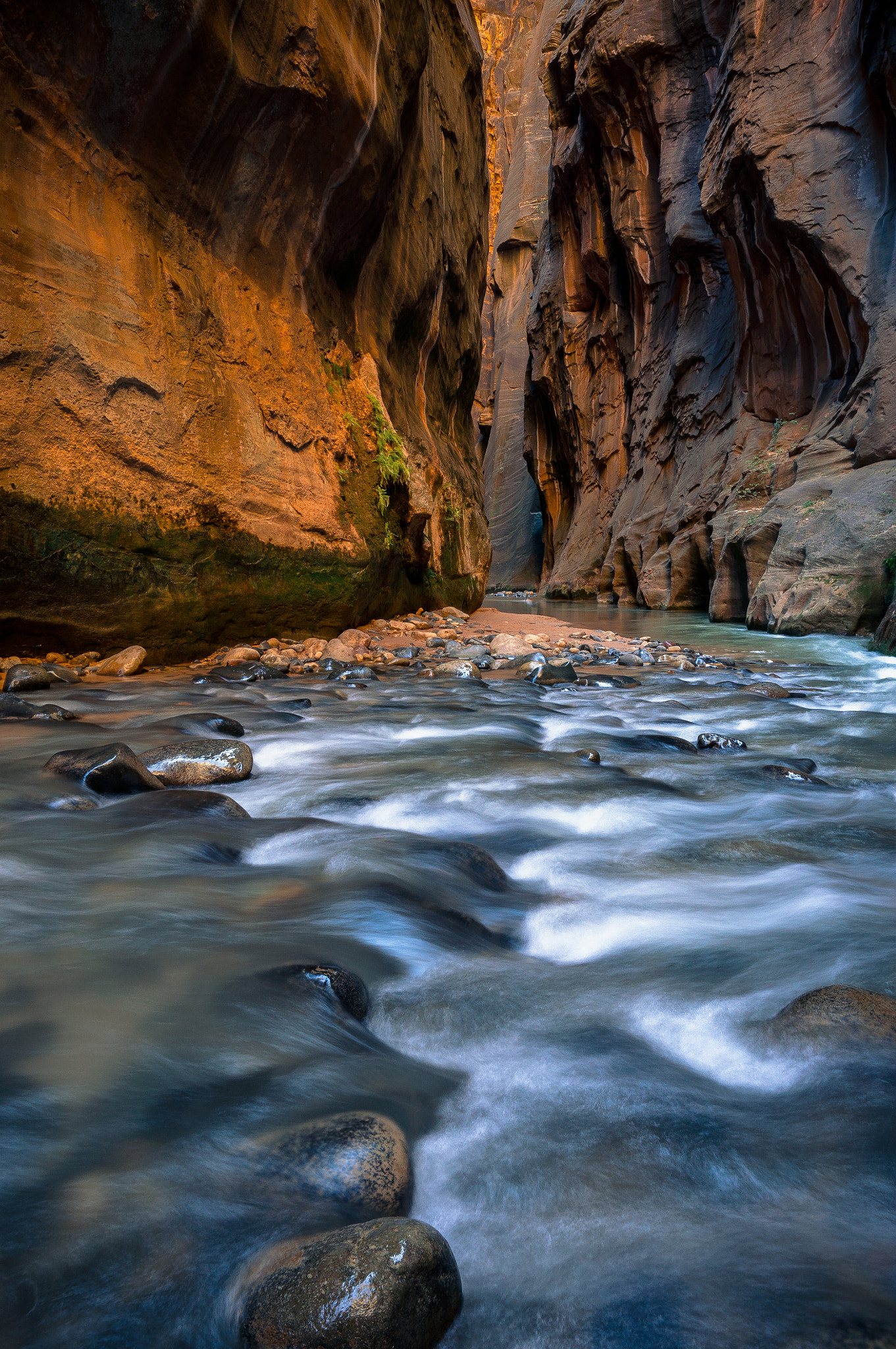 16-35mm F4 ZA OSS sample photo. Canyon's flow photography