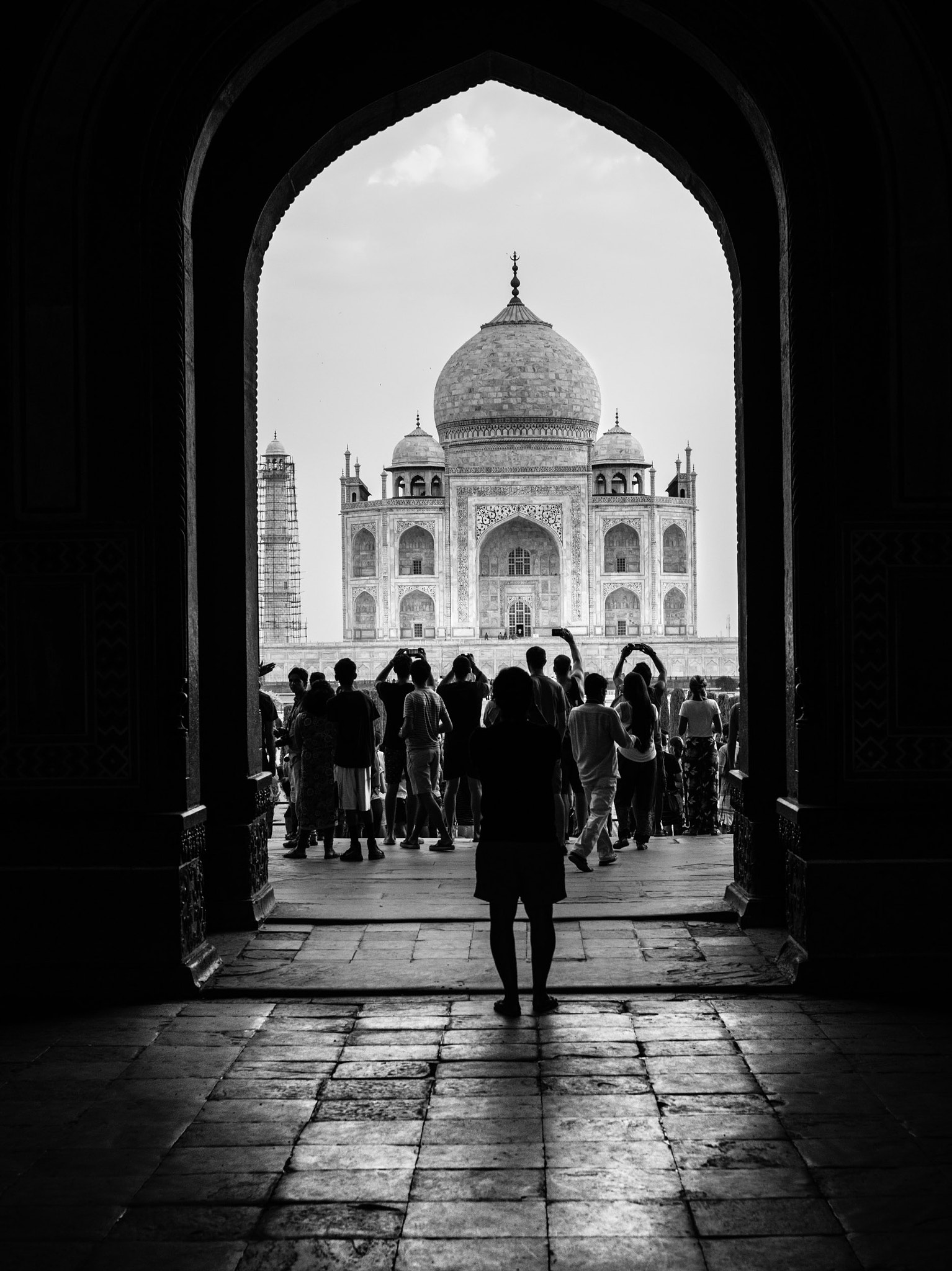 Canon EOS 80D + Canon EF 35mm F2 IS USM sample photo. Admiring the taj mahal photography