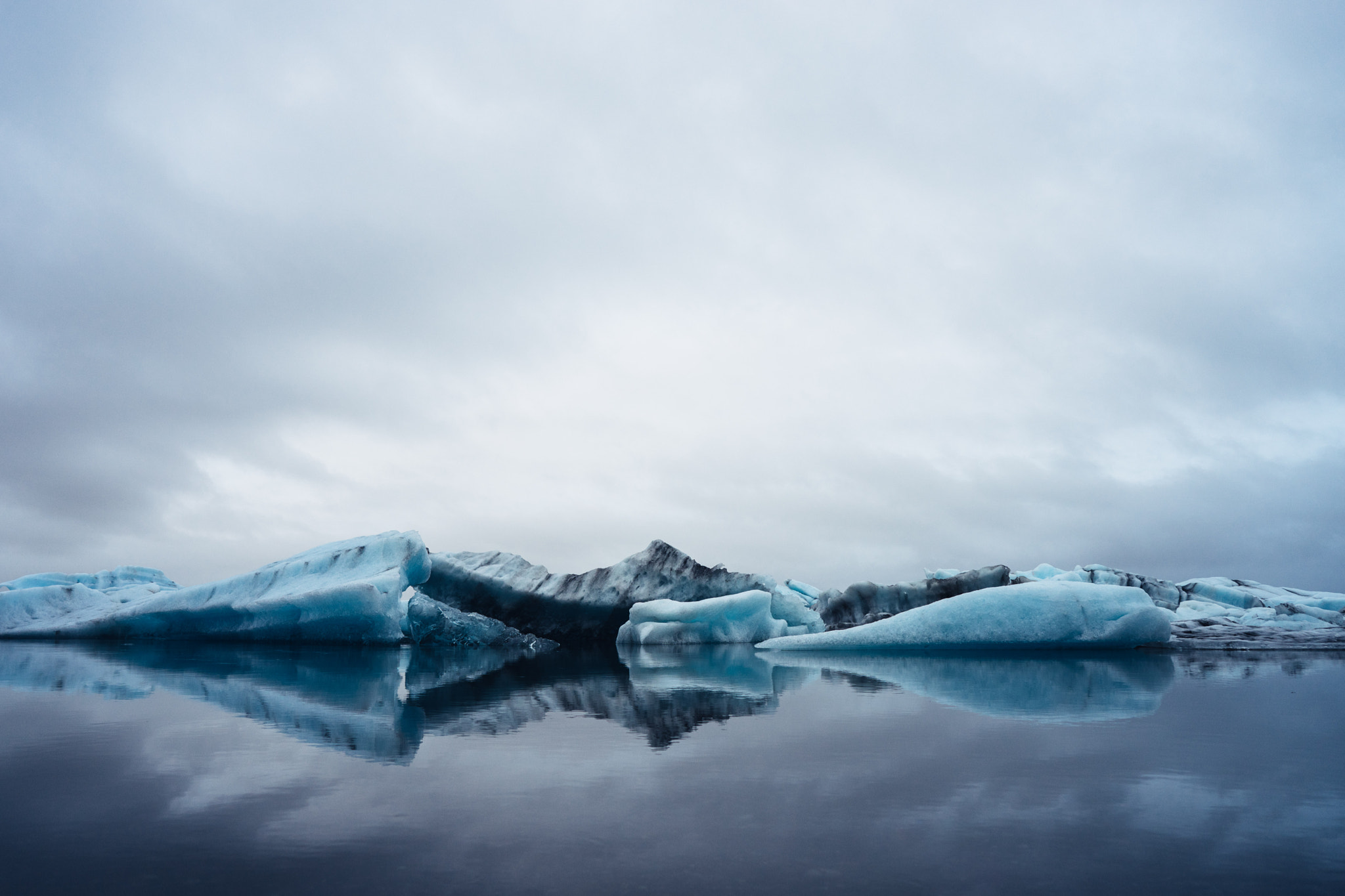Sony a7 II + ZEISS Batis 25mm F2 sample photo. Jokulsarlon doubles. photography