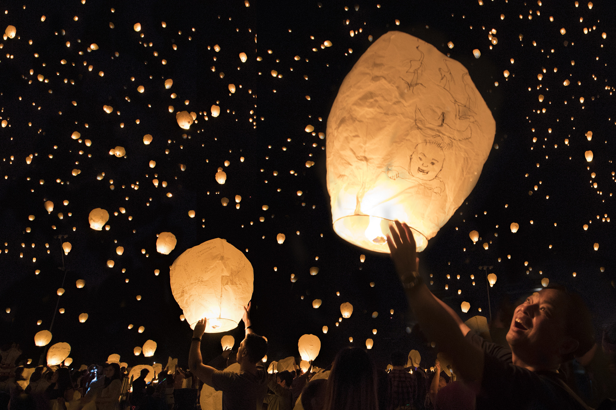 Canon EF 16-35mm F2.8L II USM sample photo. Lights festival photography