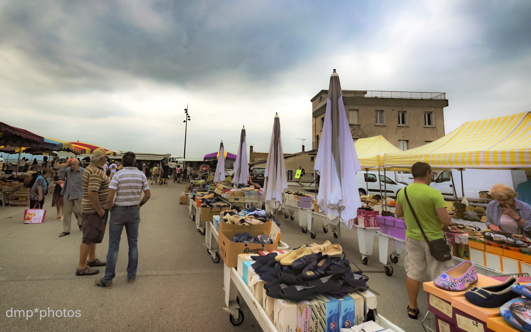 Nikon D5100 + Sigma 10-20mm F3.5 EX DC HSM sample photo. Mercado de puylaurens. photography