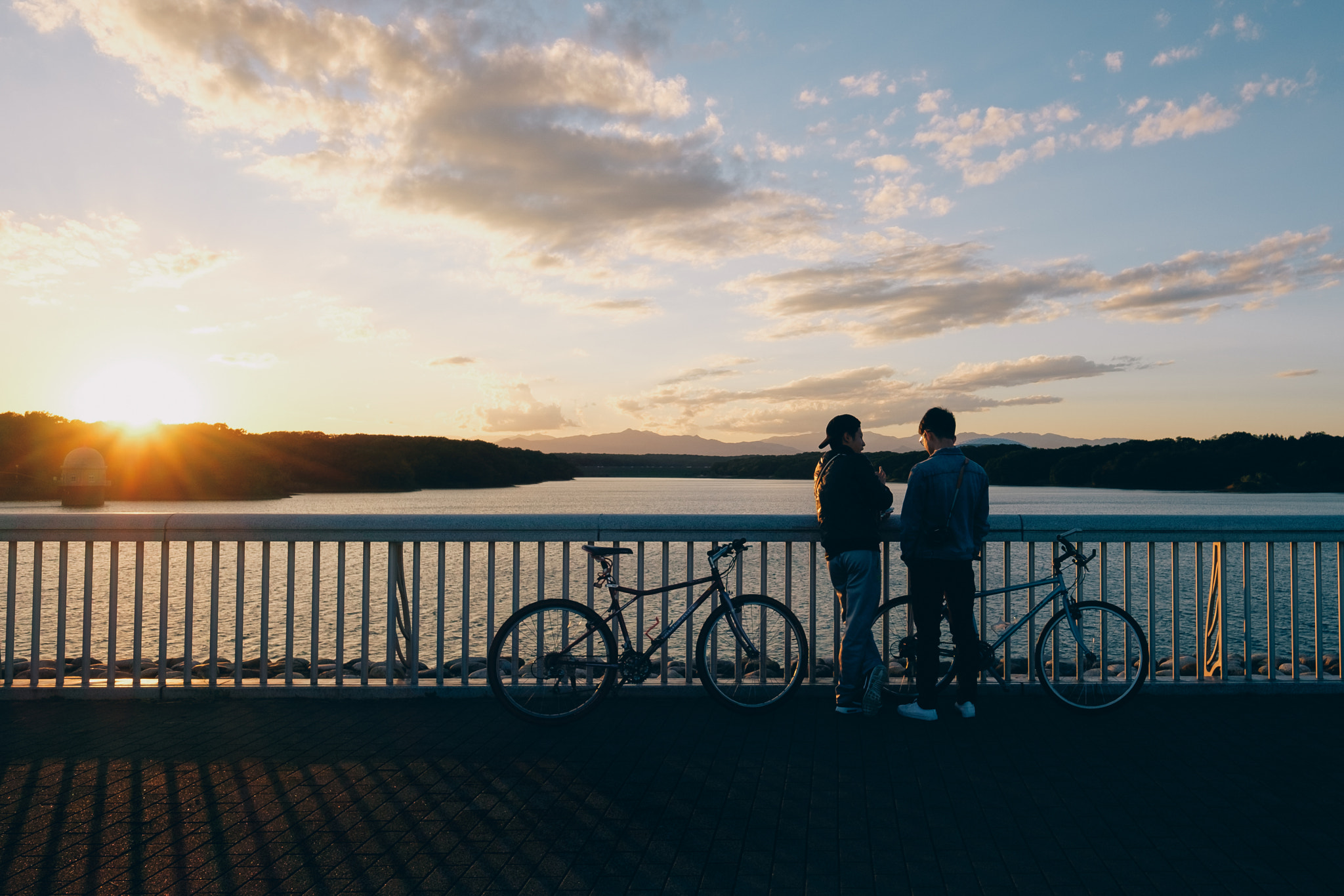 Fujifilm X-T10 + Fujifilm XF 14mm F2.8 R sample photo. Sunset lake photography