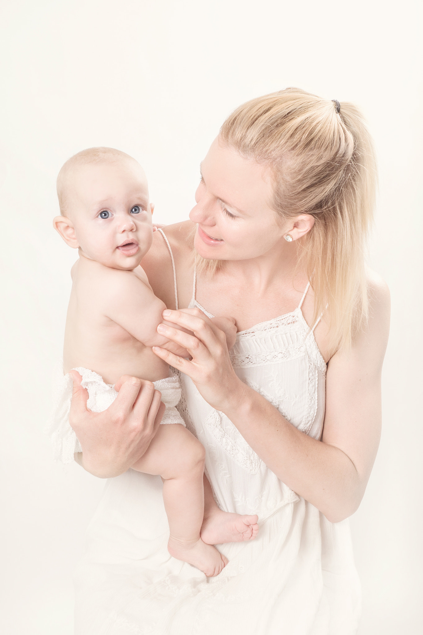 Sony DT 18-135mm F3.5-5.6 SAM sample photo. Baby henry #1 photography