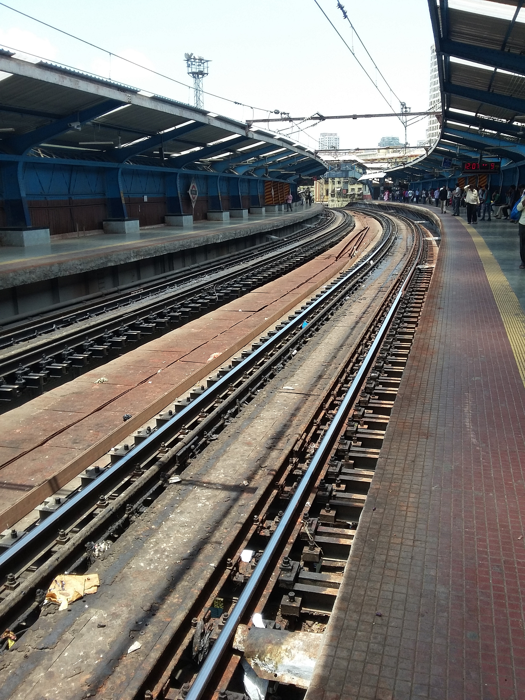 Samsung Galaxy E5 sample photo. Railway station  photography