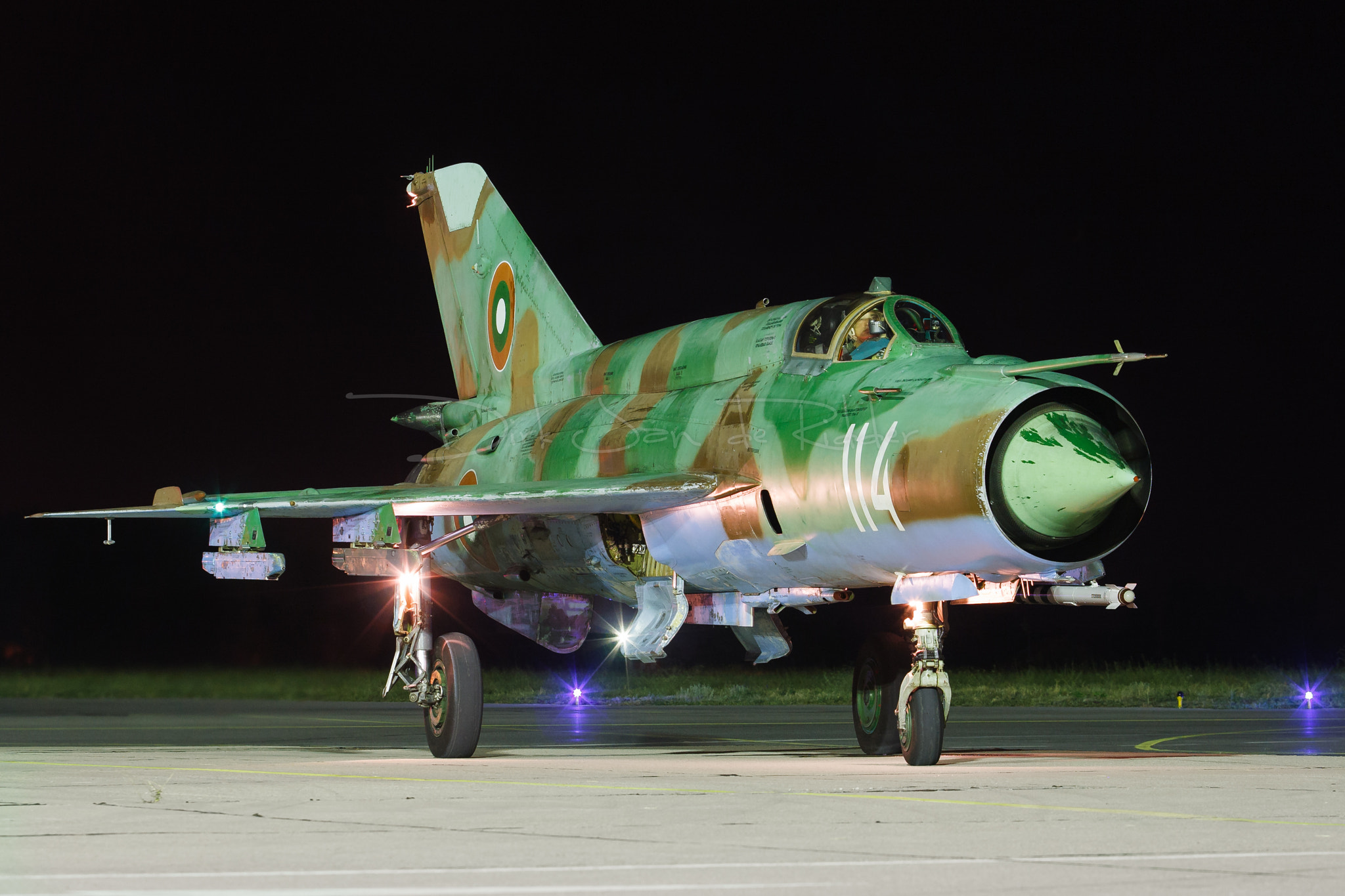 Canon EF 70-200mm F2.8L USM sample photo. Bulgarian air force mig-21bis fishbed 114 photography