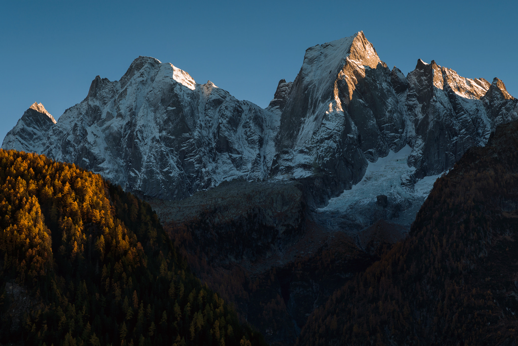 Elmarit-M 1:2.8/90 sample photo. Pizzo badile photography