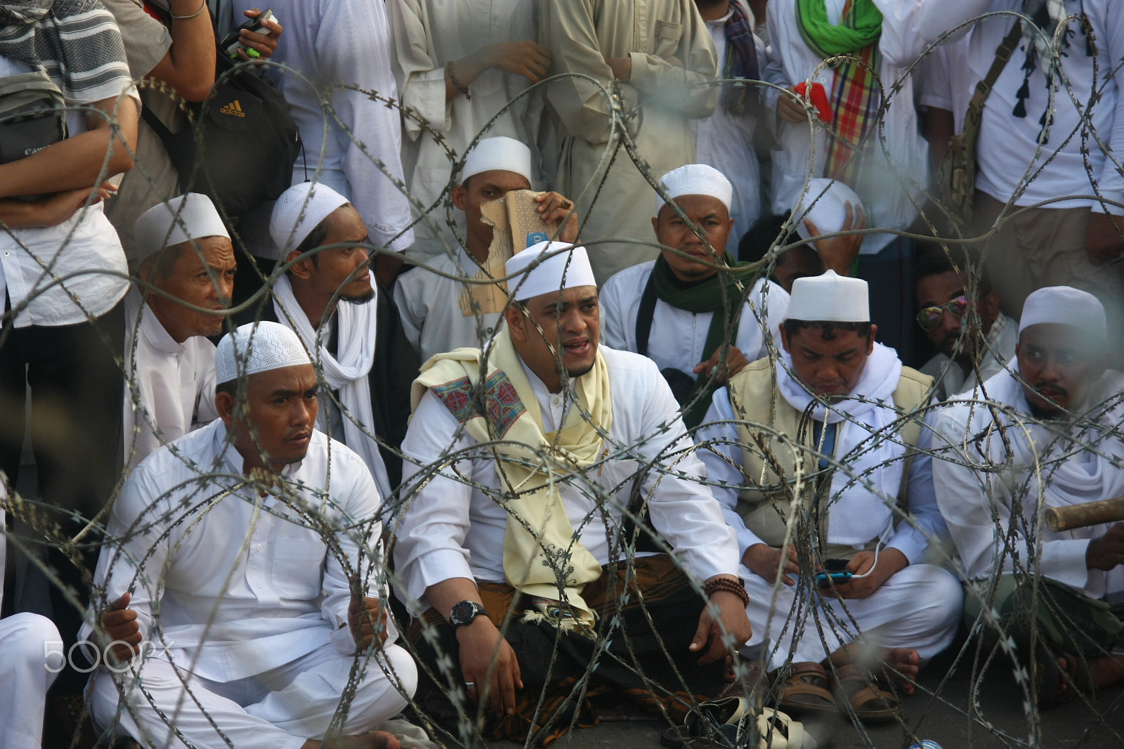 Tamron SP AF 17-50mm F2.8 XR Di II LD Aspherical (IF) sample photo. Muslim demonstration photography