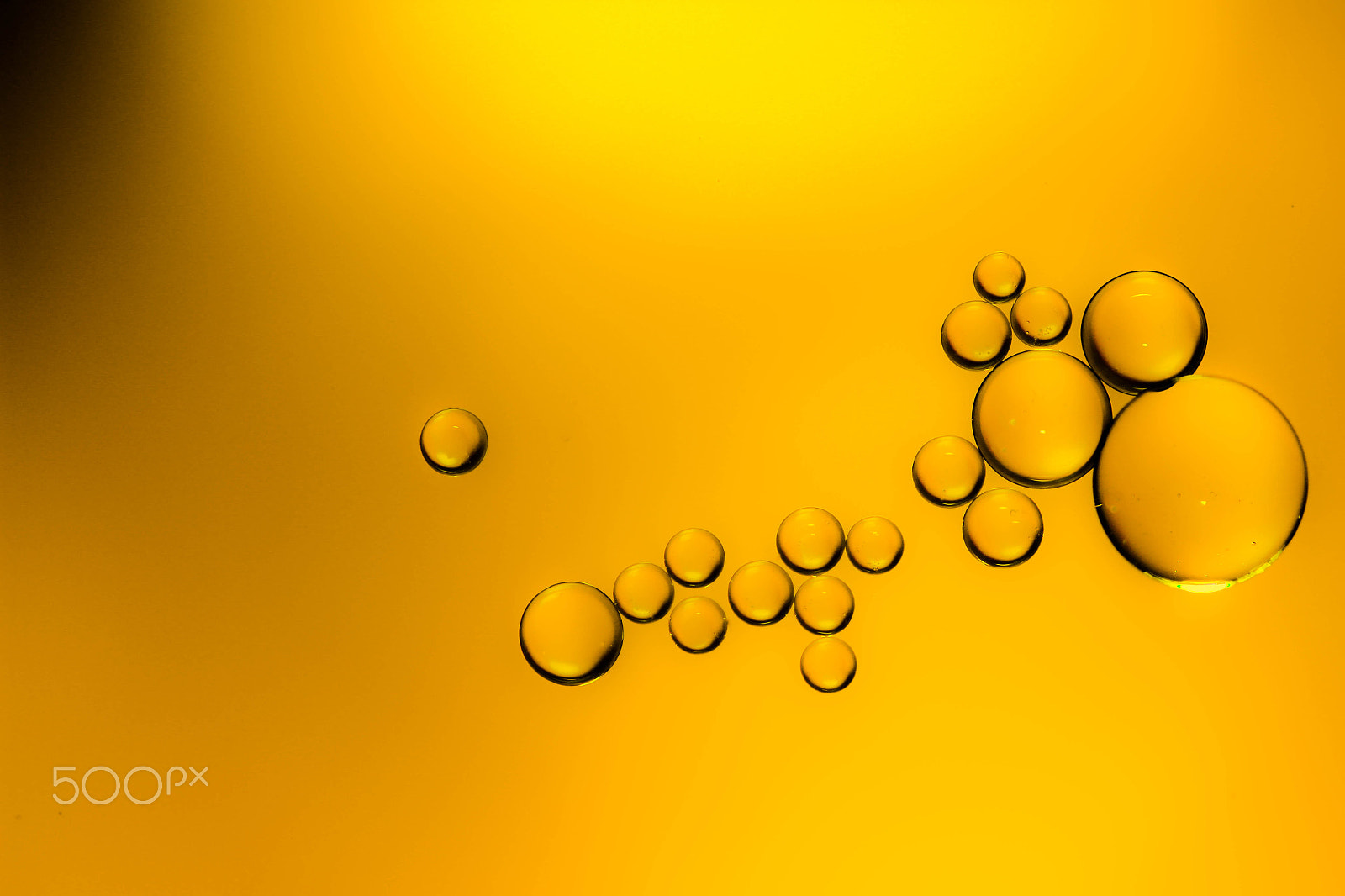 Canon EF-S 60mm F2.8 Macro USM sample photo. Oil and water photography