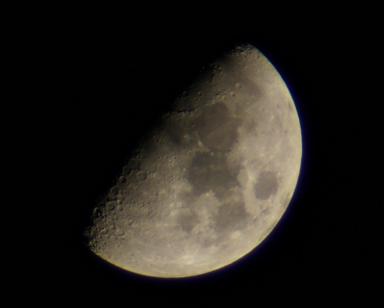 Minolta AF 70-210mm F4.5-5.6 [II] sample photo. Moon photography
